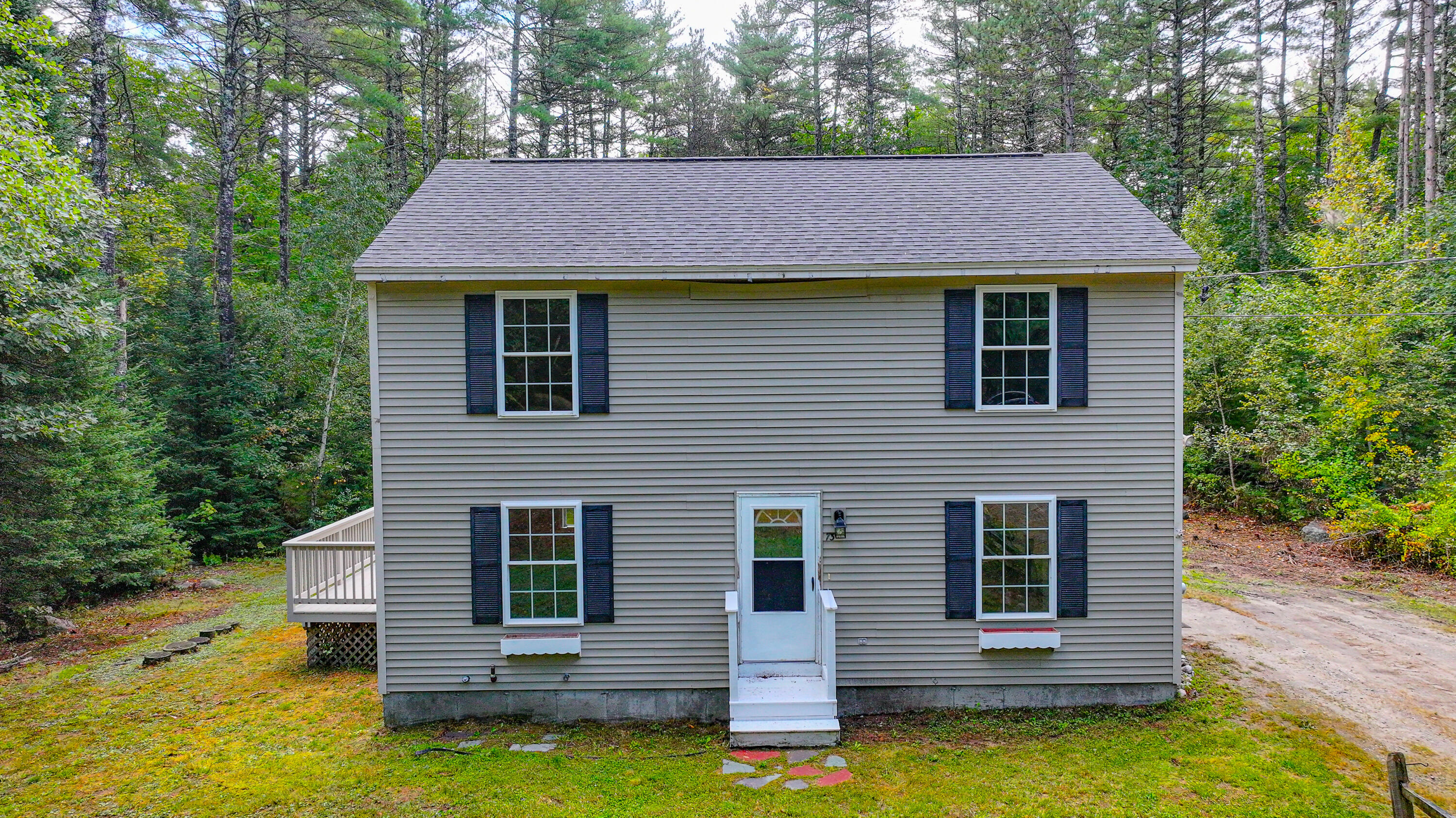 73 Colonial Circle Property Photo 4