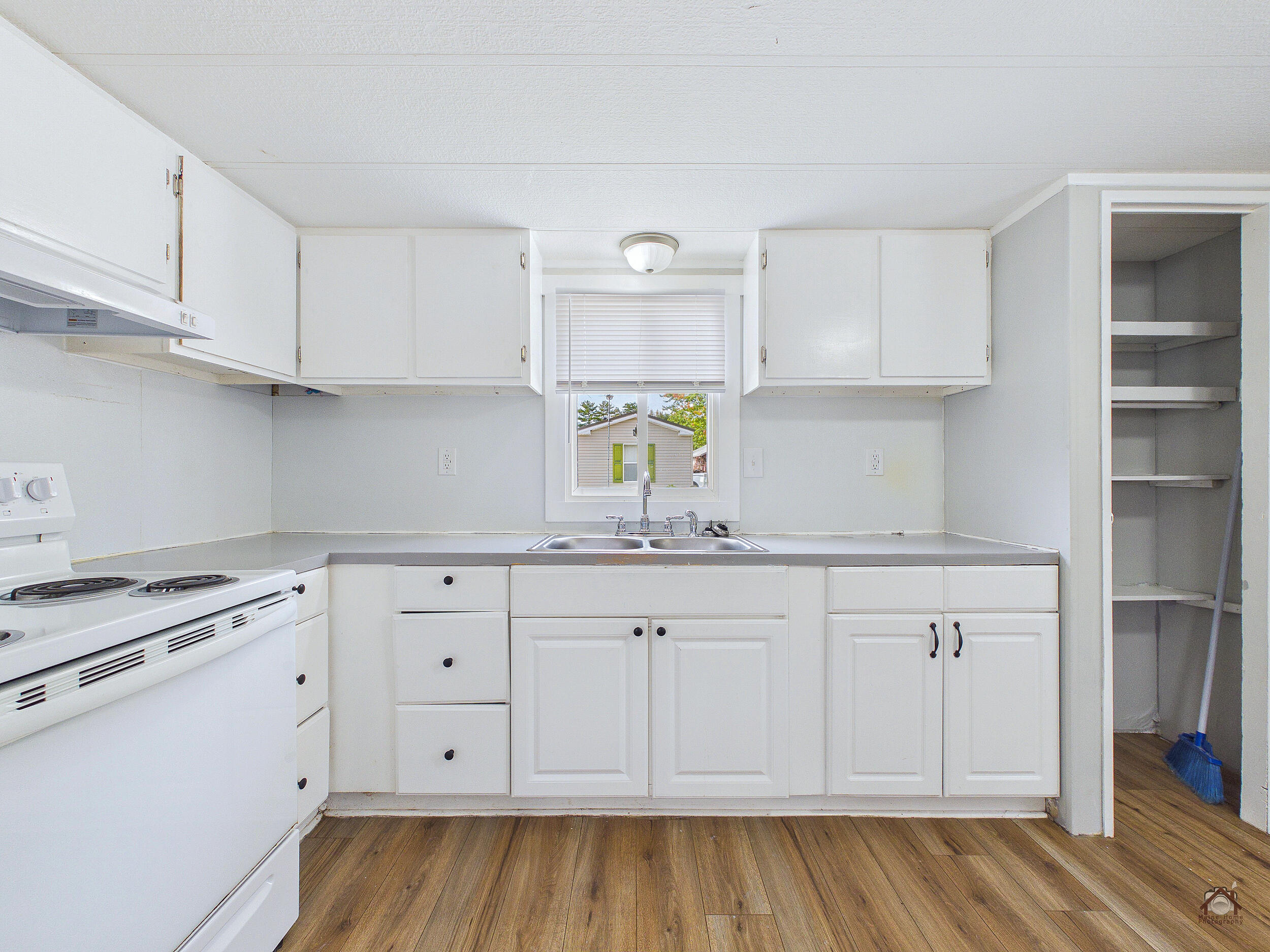 26 Summer Street Property Photo 5