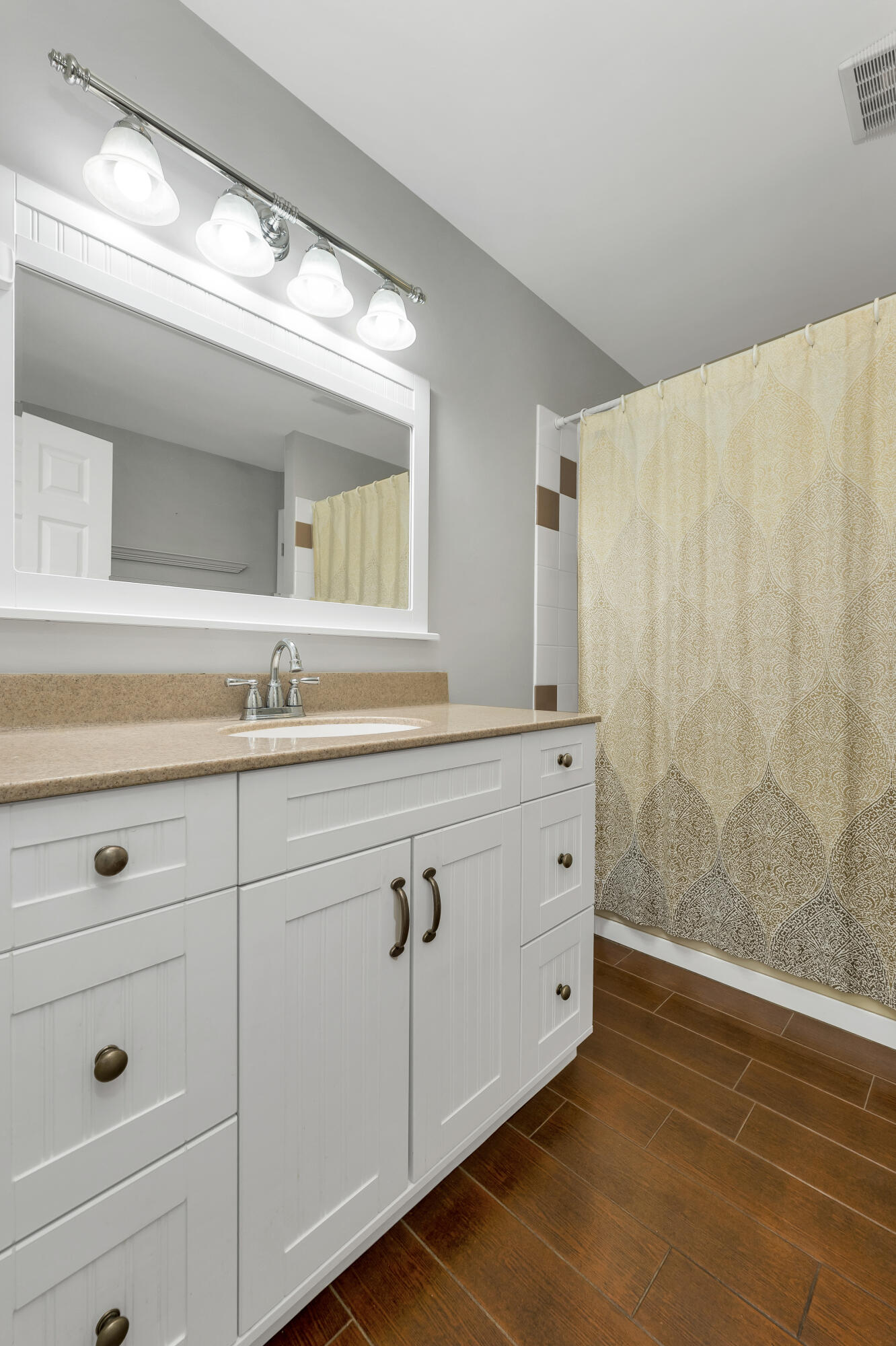 402 Governors Road Property Photo 32