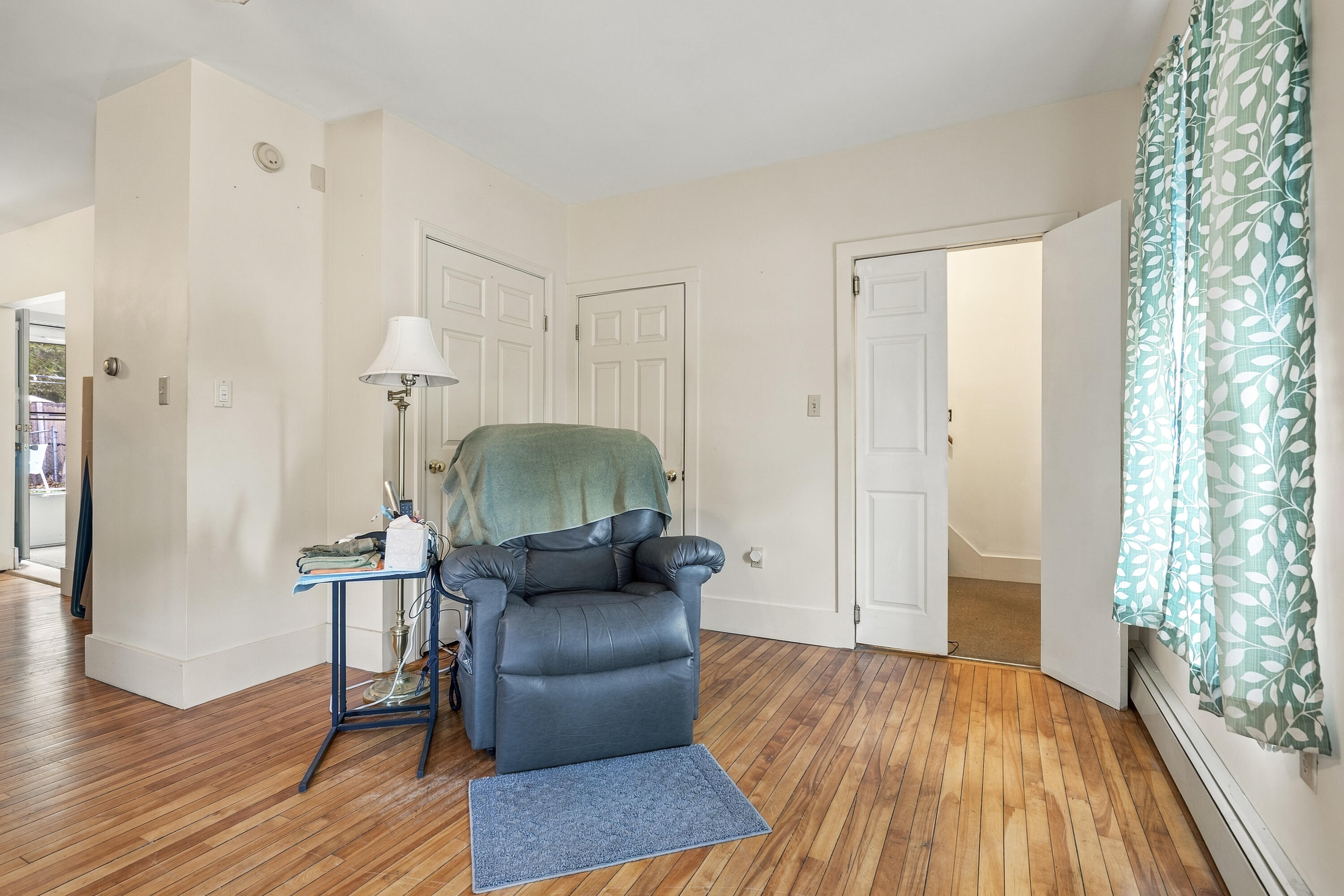 732 Middle Street Property Photo 6