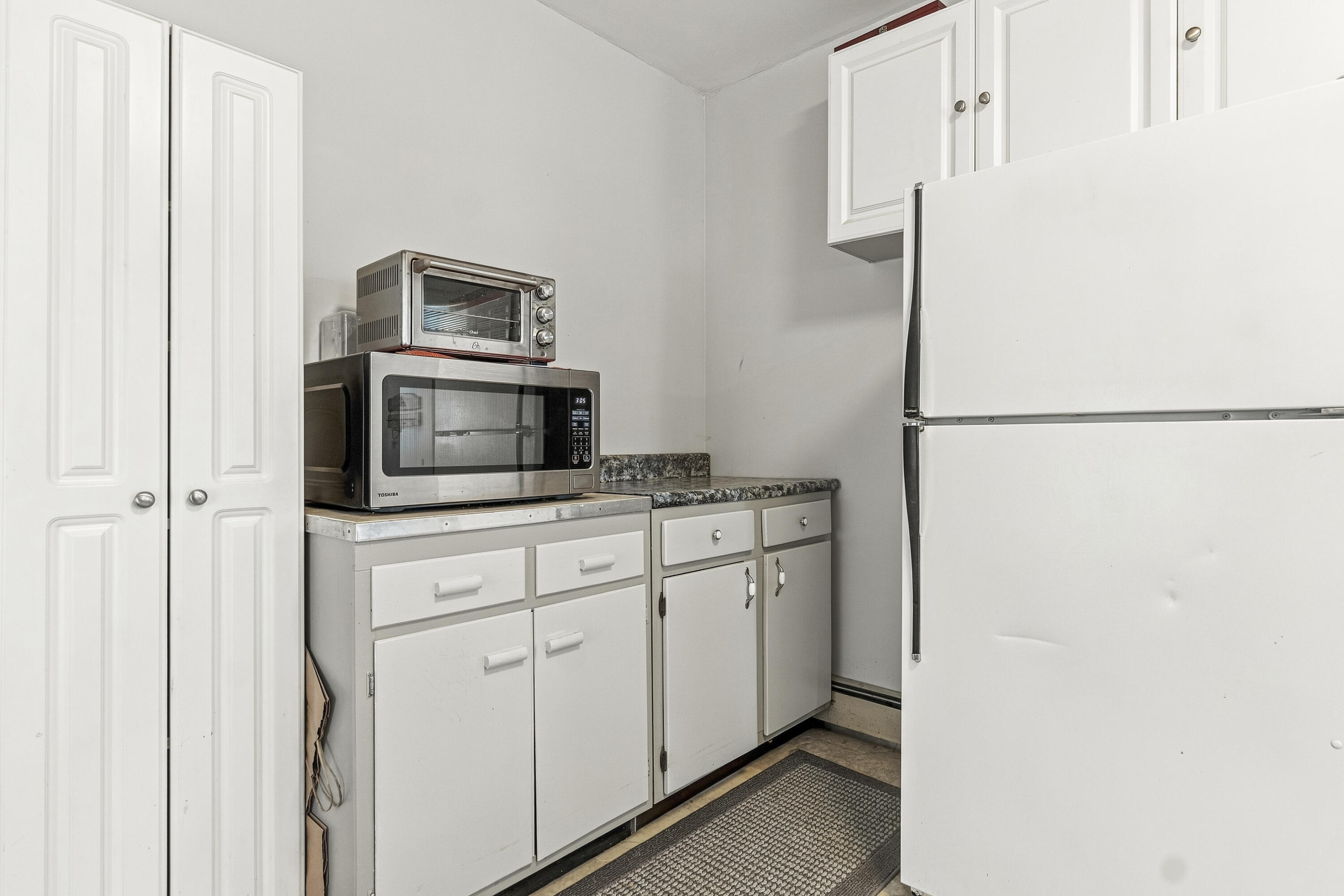 732 Middle Street Property Photo 14