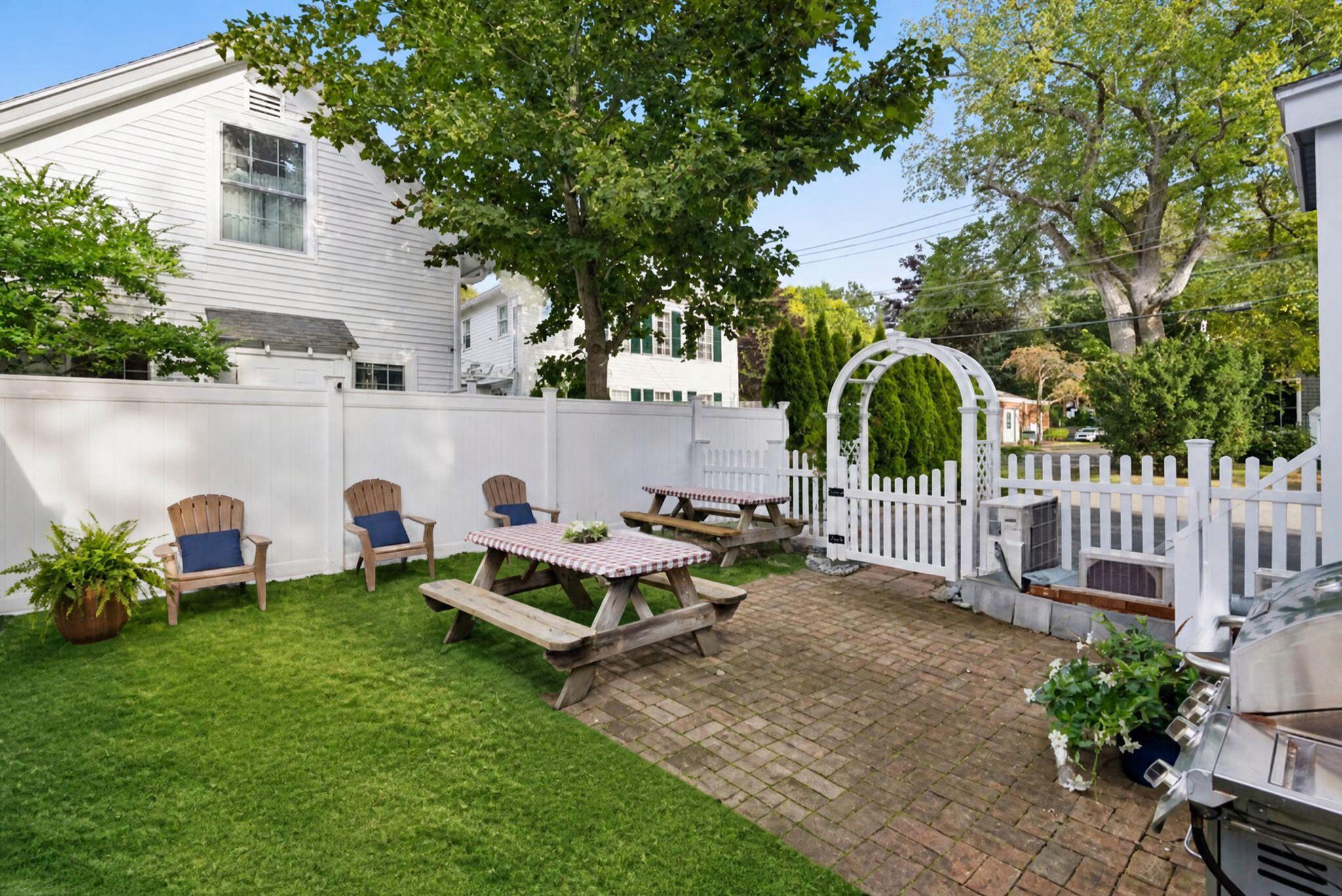2 Elm Street Property Photo 10