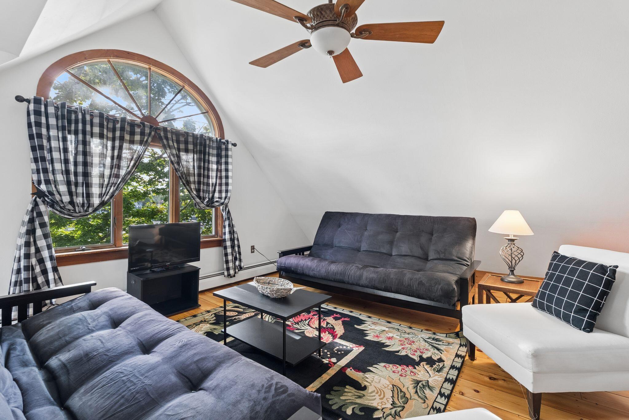 2 Elm Street Property Photo 29
