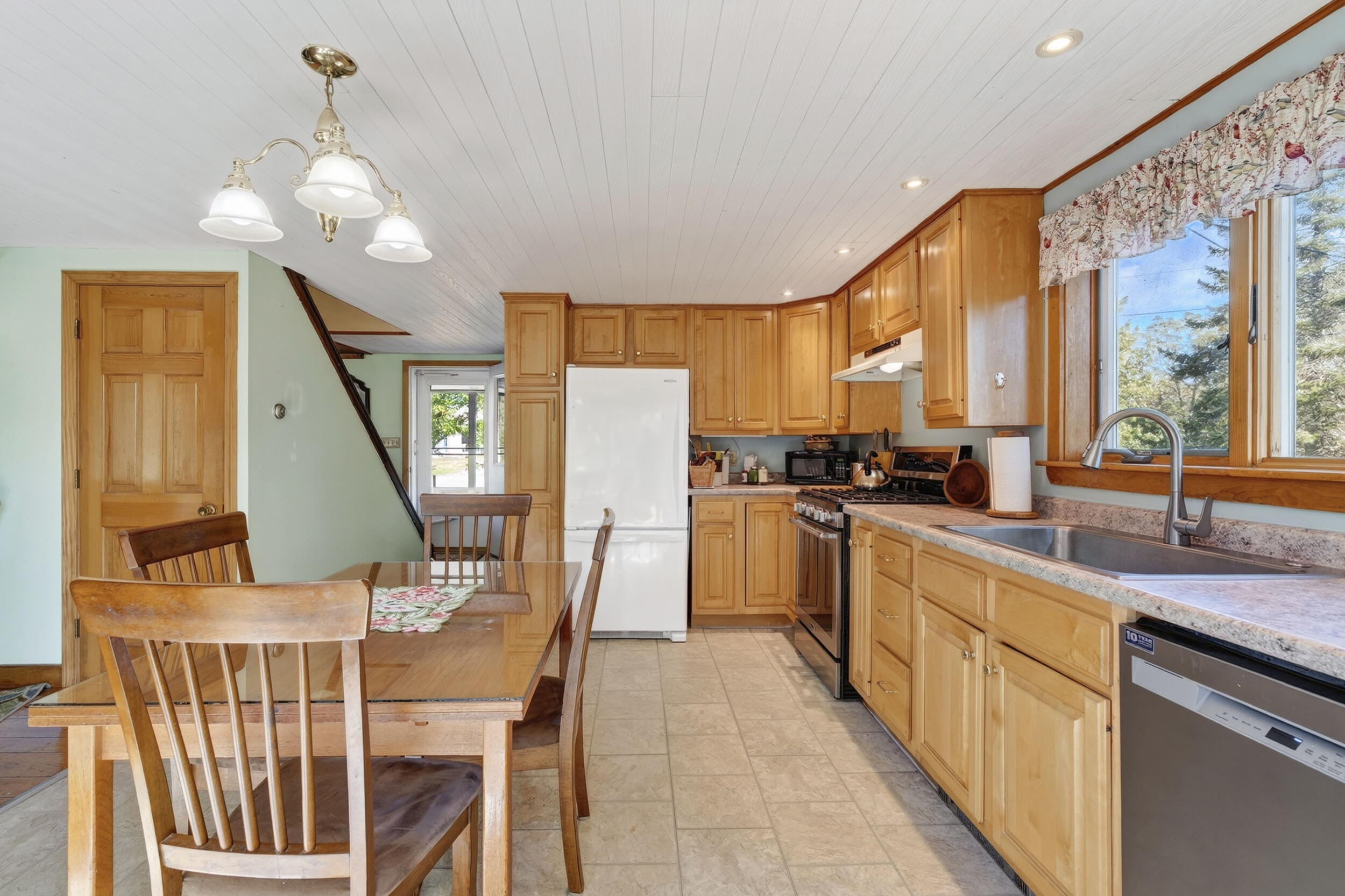 1 Reaves Lane Property Photo 4