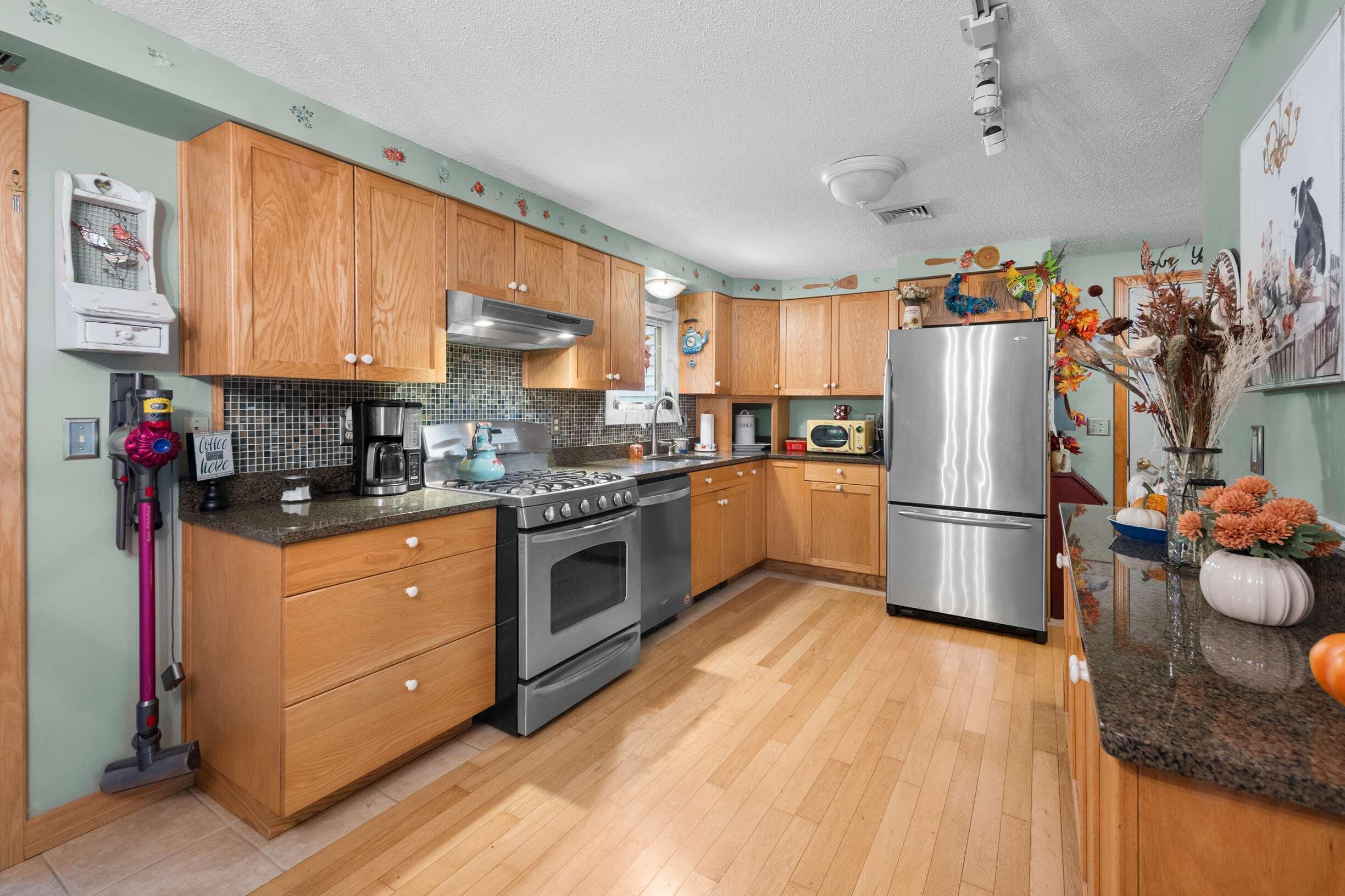 161 Glenwood Road Property Photo 9