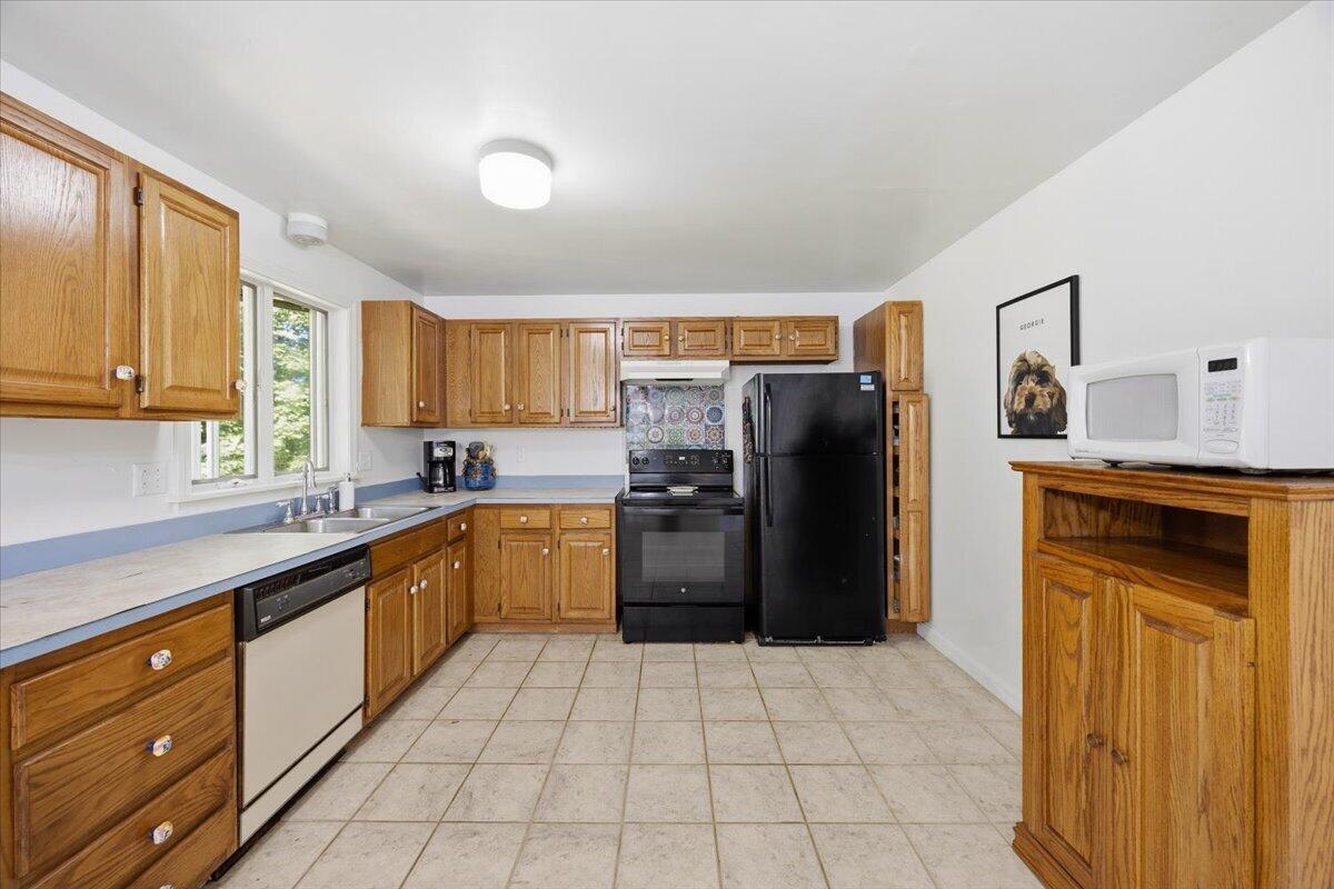 7 Meagans Way 1 Property Photo 10