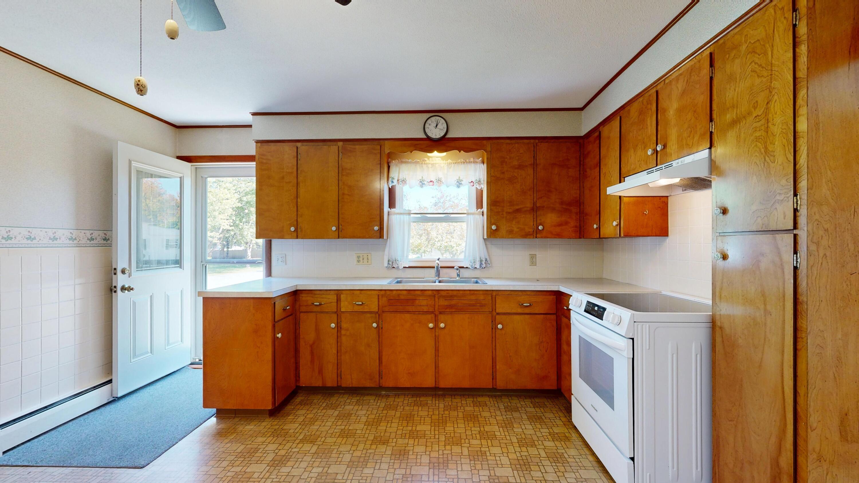 63 Morse Avenue Property Photo 4