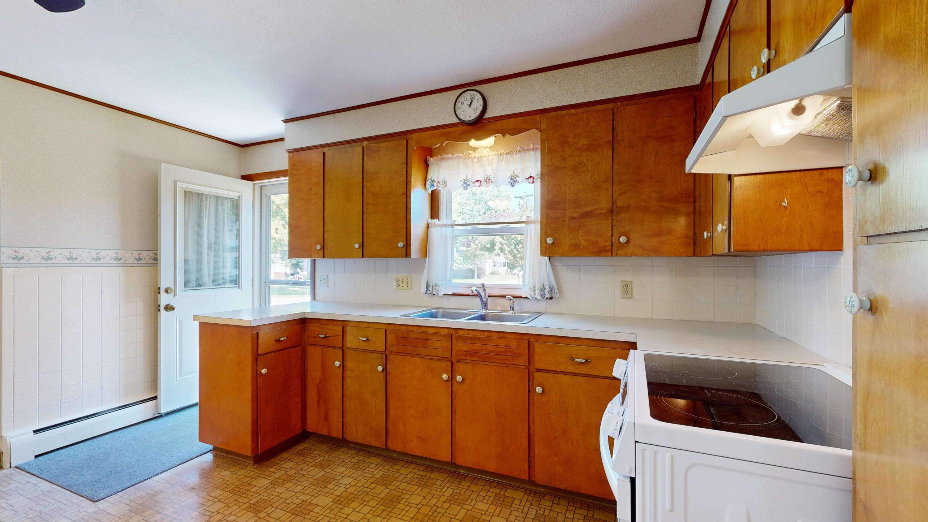 63 Morse Avenue Property Photo 5