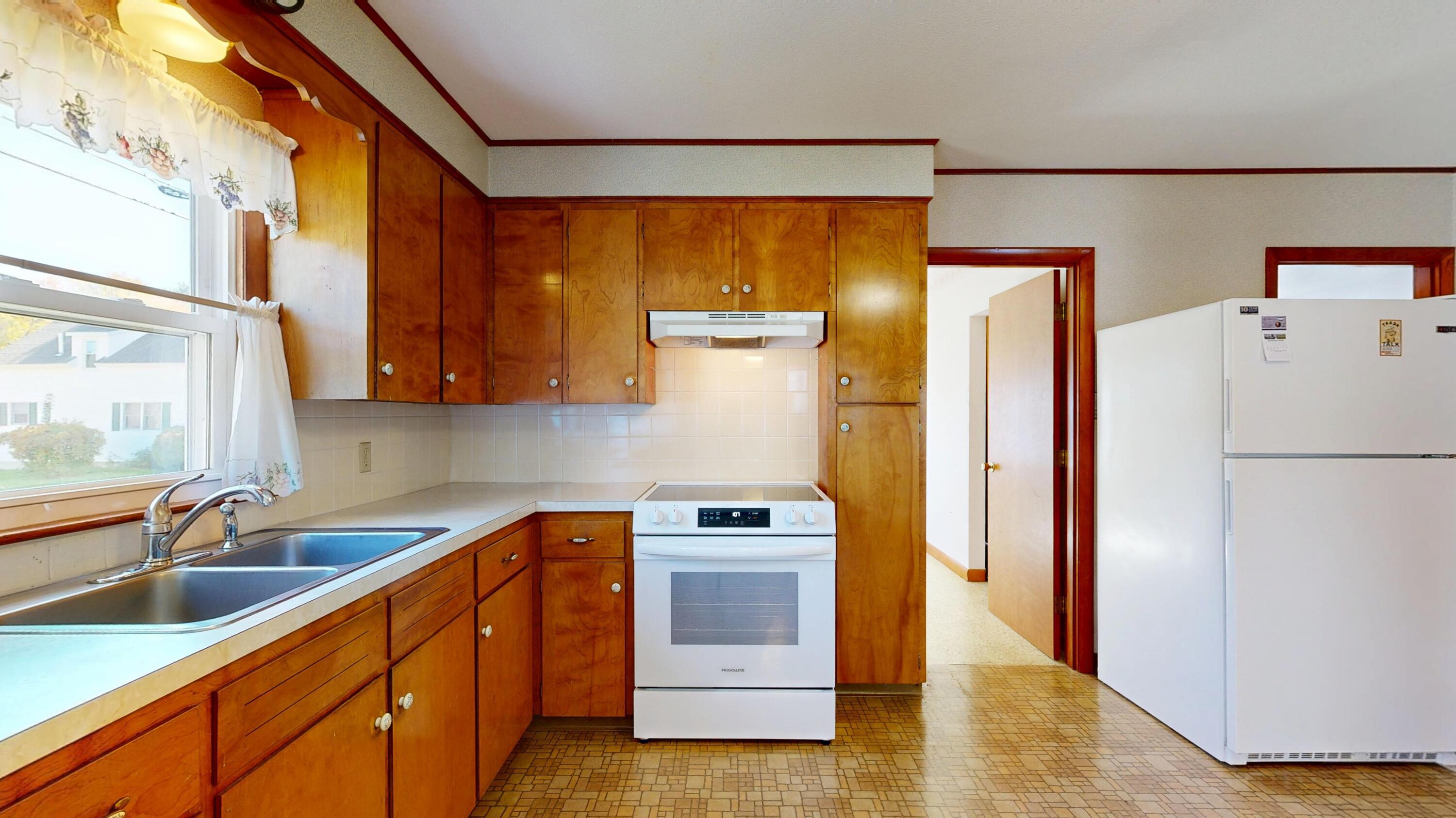 63 Morse Avenue Property Photo 6
