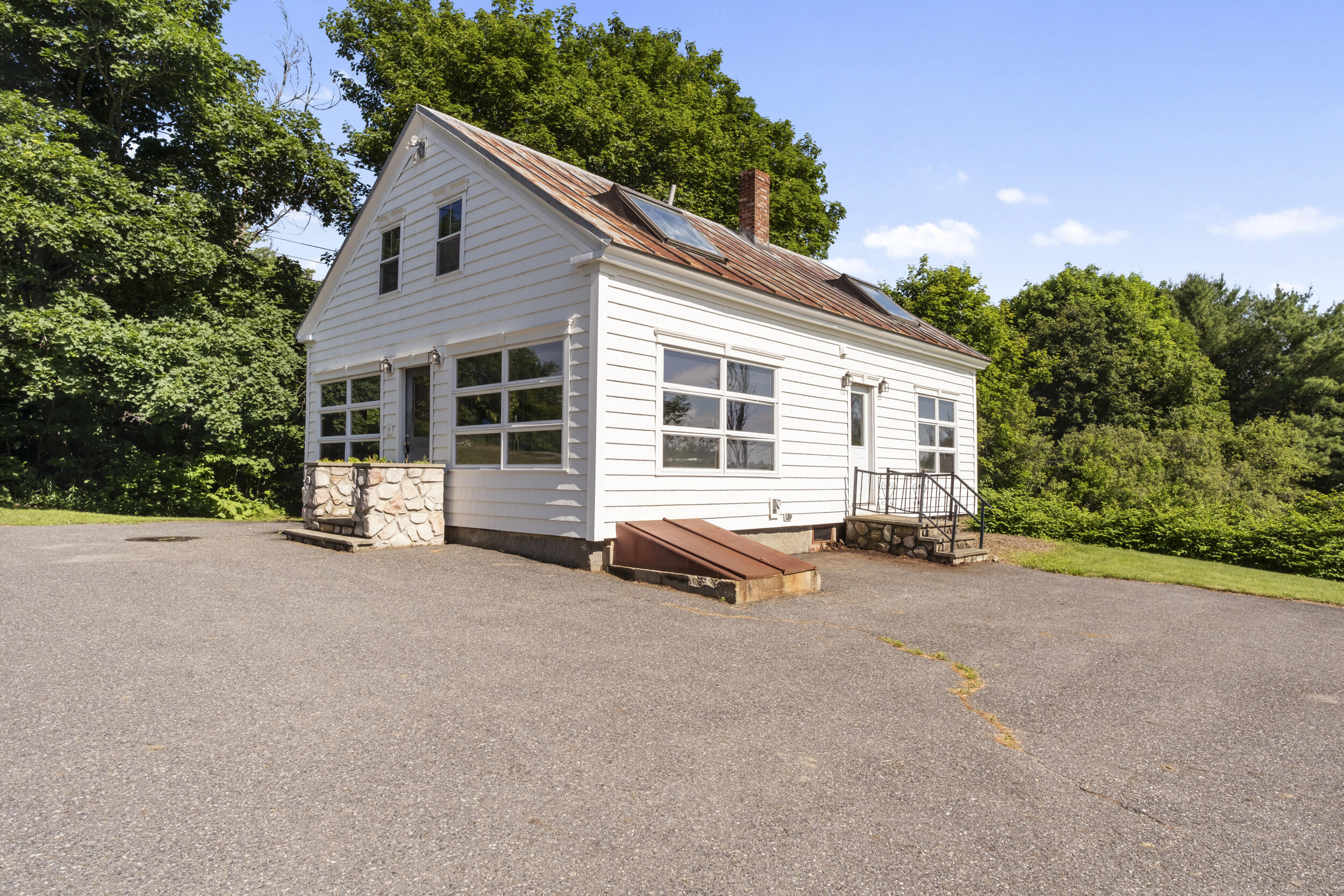 130 Windsor Road Property Photo 6