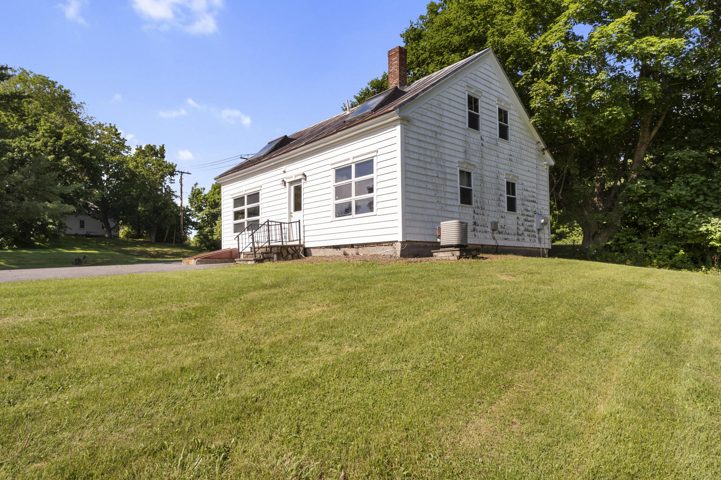 130 Windsor Road Property Photo 7