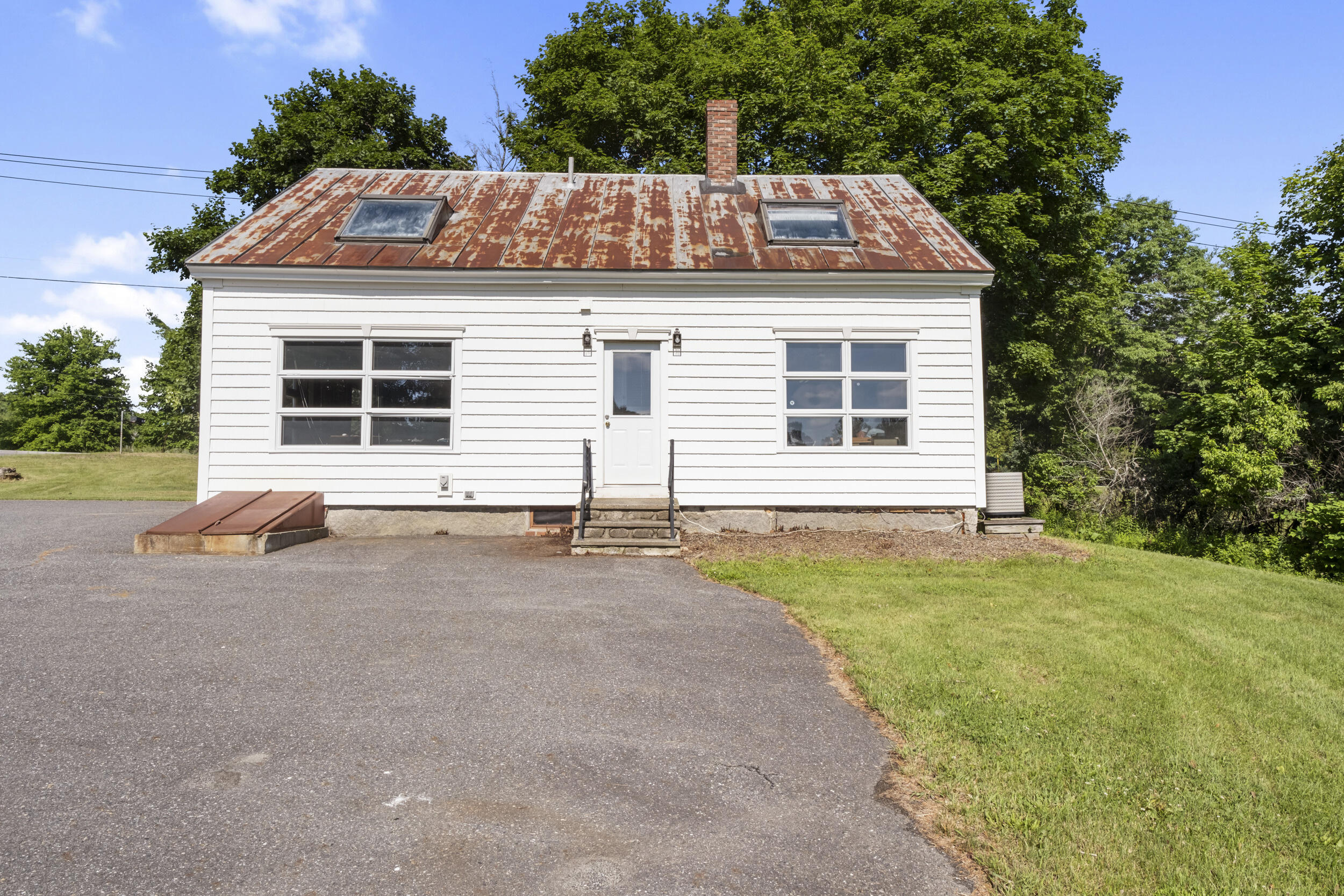 130 Windsor Road Property Photo 8