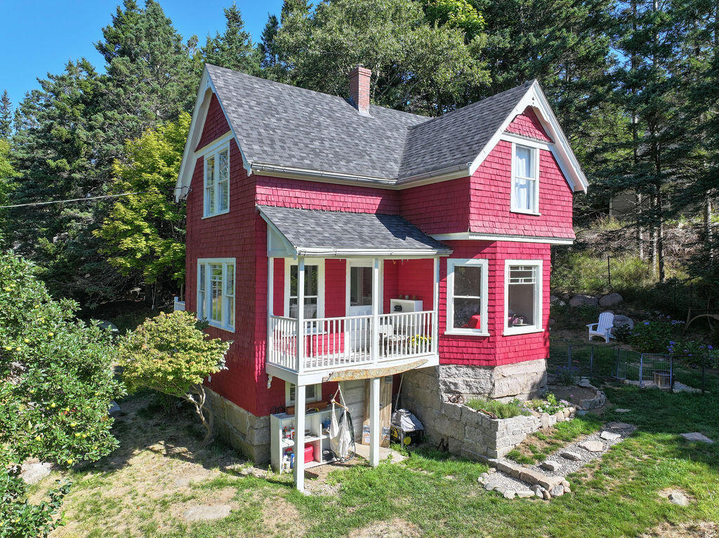 9 Cottage Lane Property Photo 1