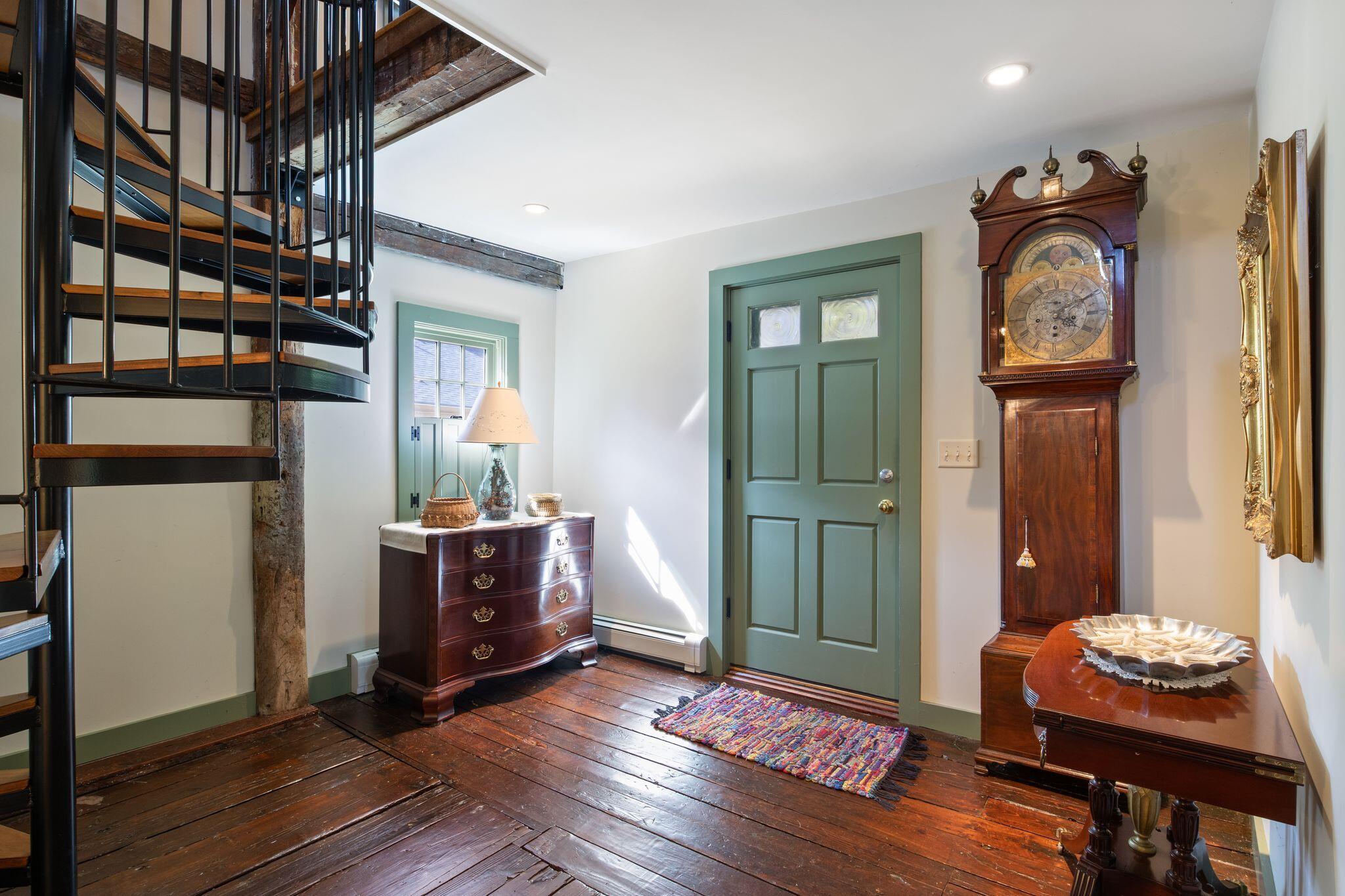 2 Plummer Lane Property Photo 6