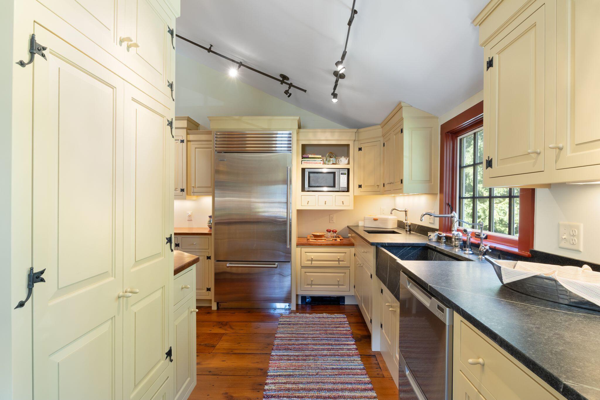 2 Plummer Lane Property Photo 16