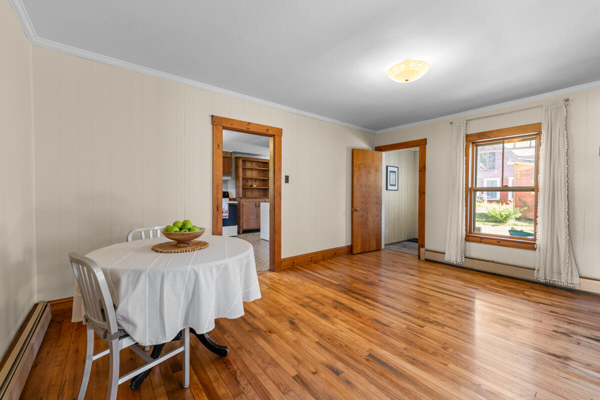 16 Meadow Street Property Photo 3