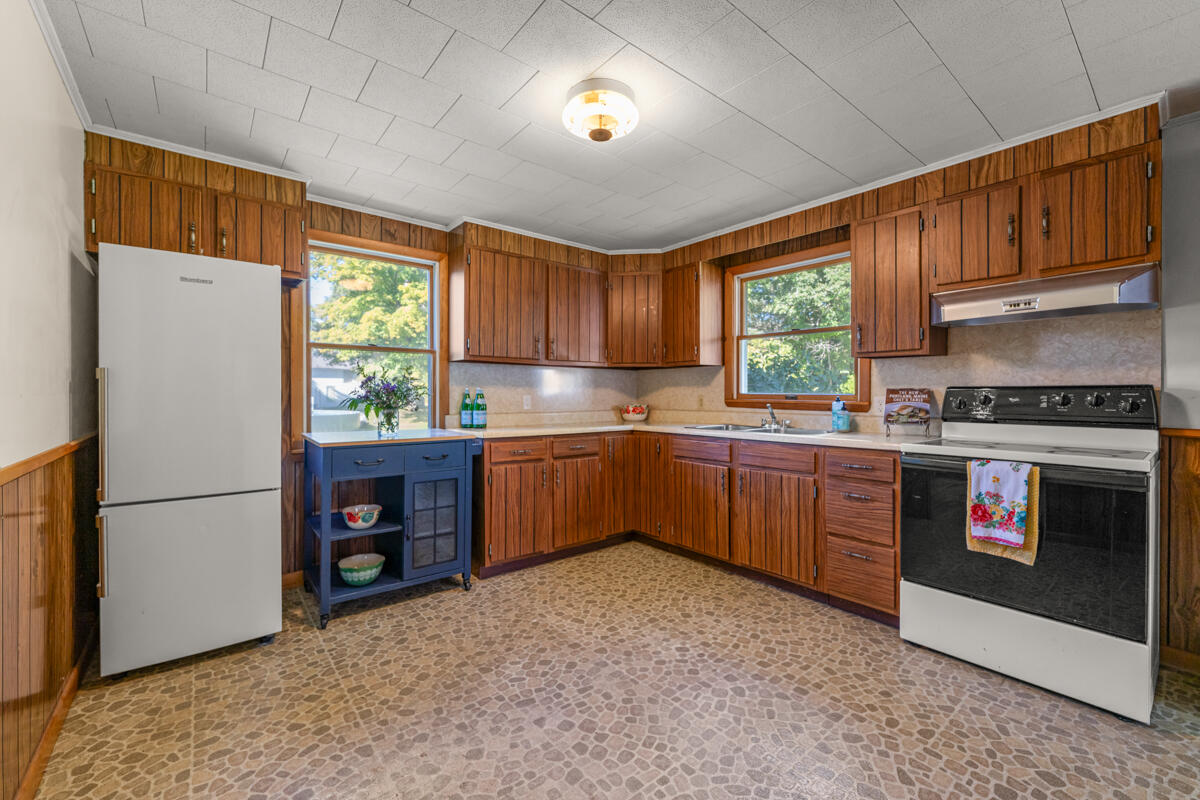 16 Meadow Street Property Photo 17