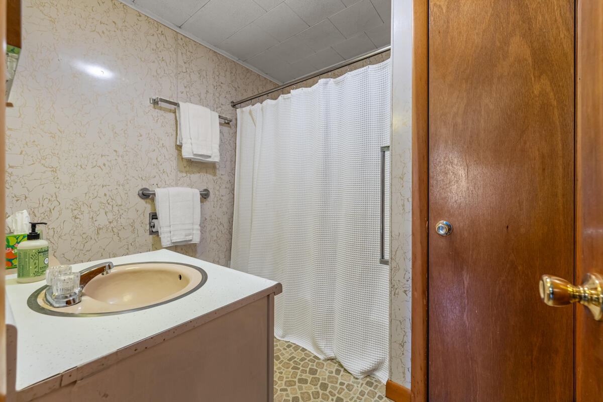16 Meadow Street Property Photo 21