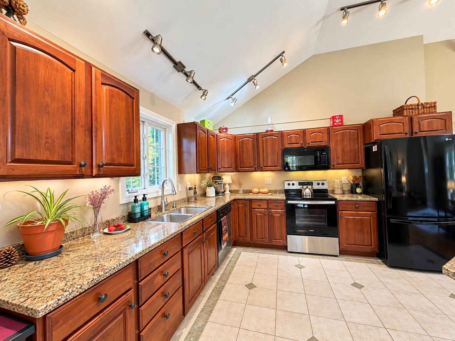 33 Harmon Road Property Photo 47