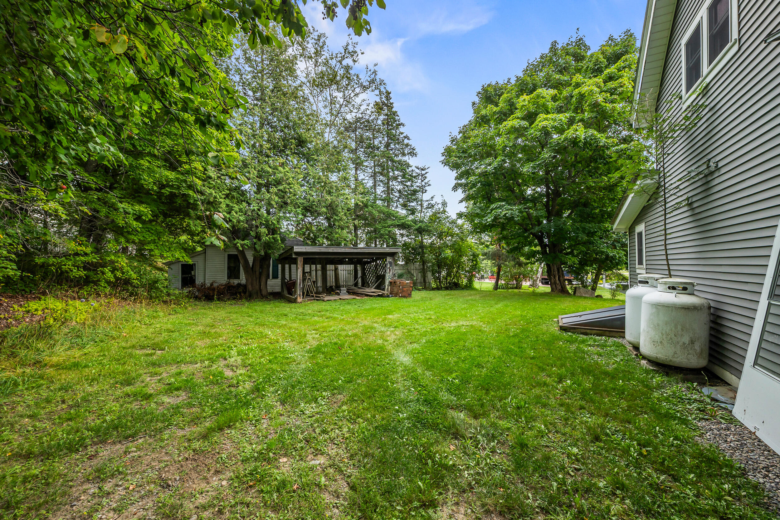 5 Pleasant Street Property Photo 8