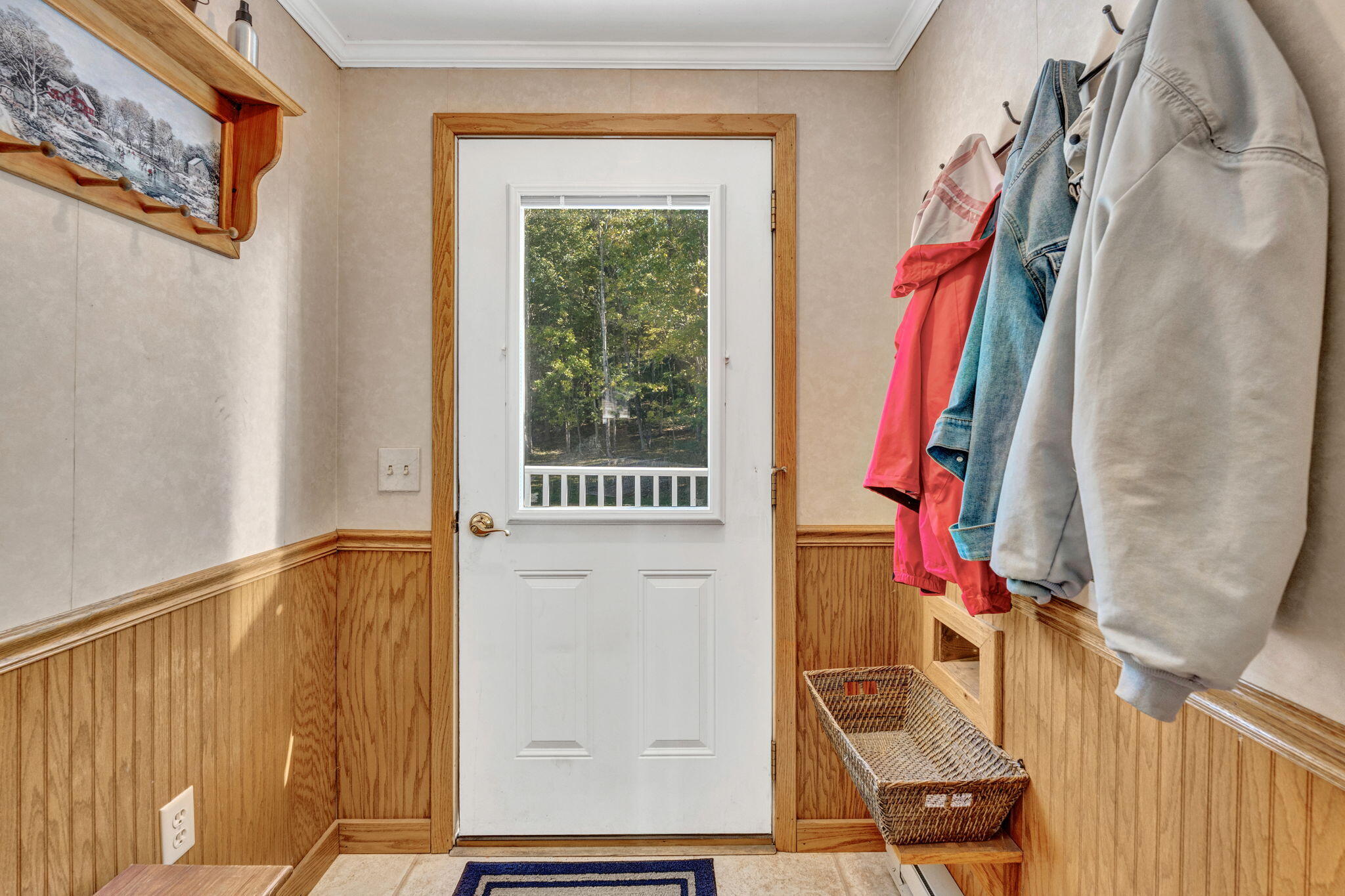 735 N Main Property Photo 10