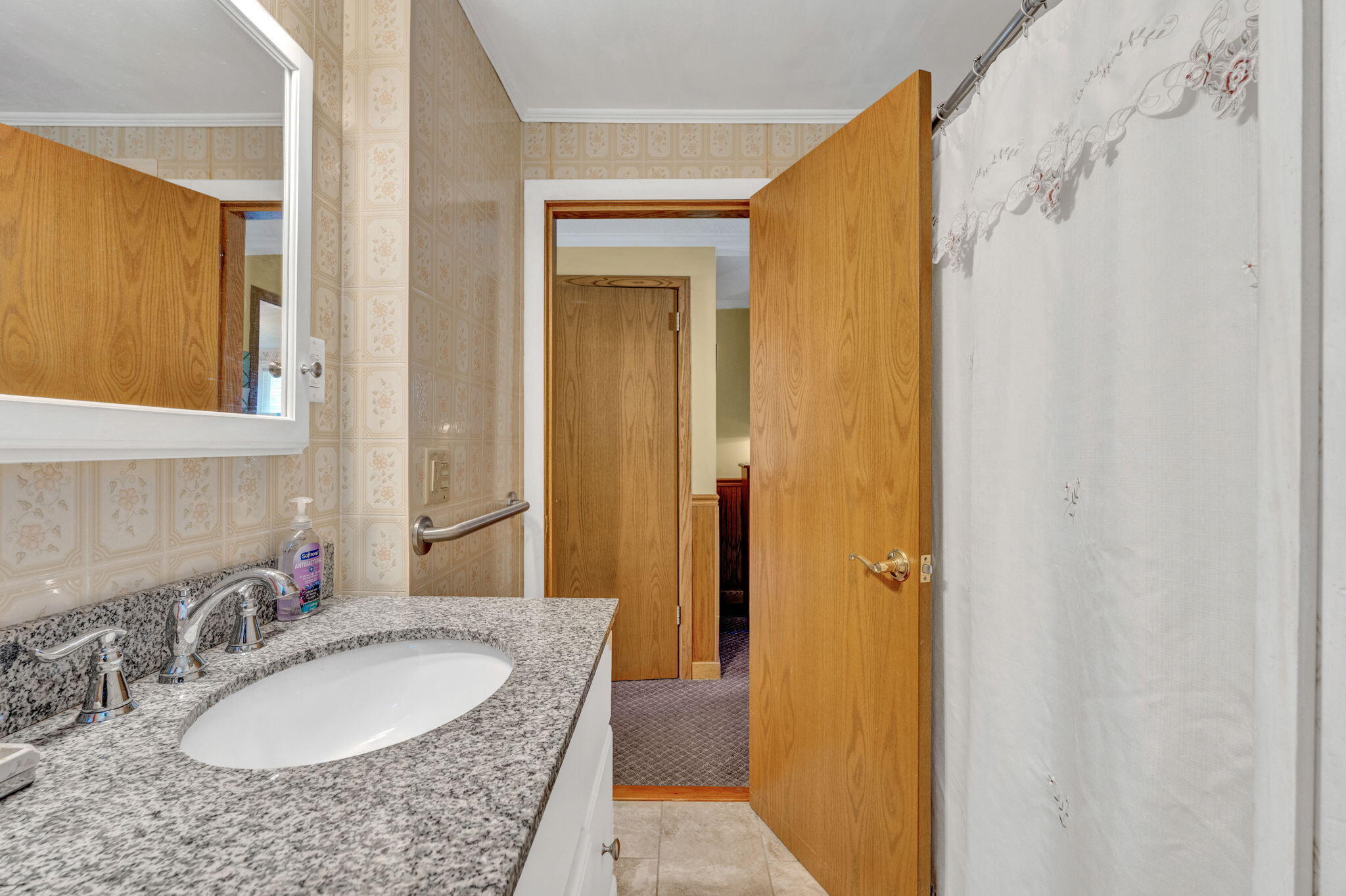 735 N Main Property Photo 14