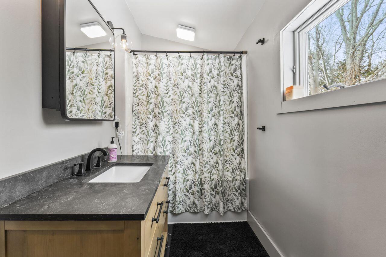 12 Middlesex Road Property Photo 35