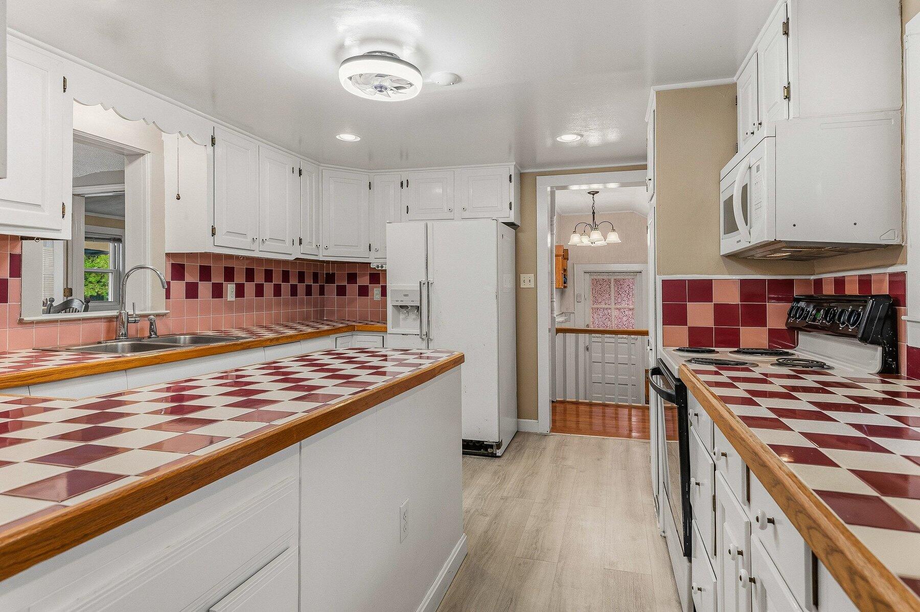 136 Bog Road Property Photo 10