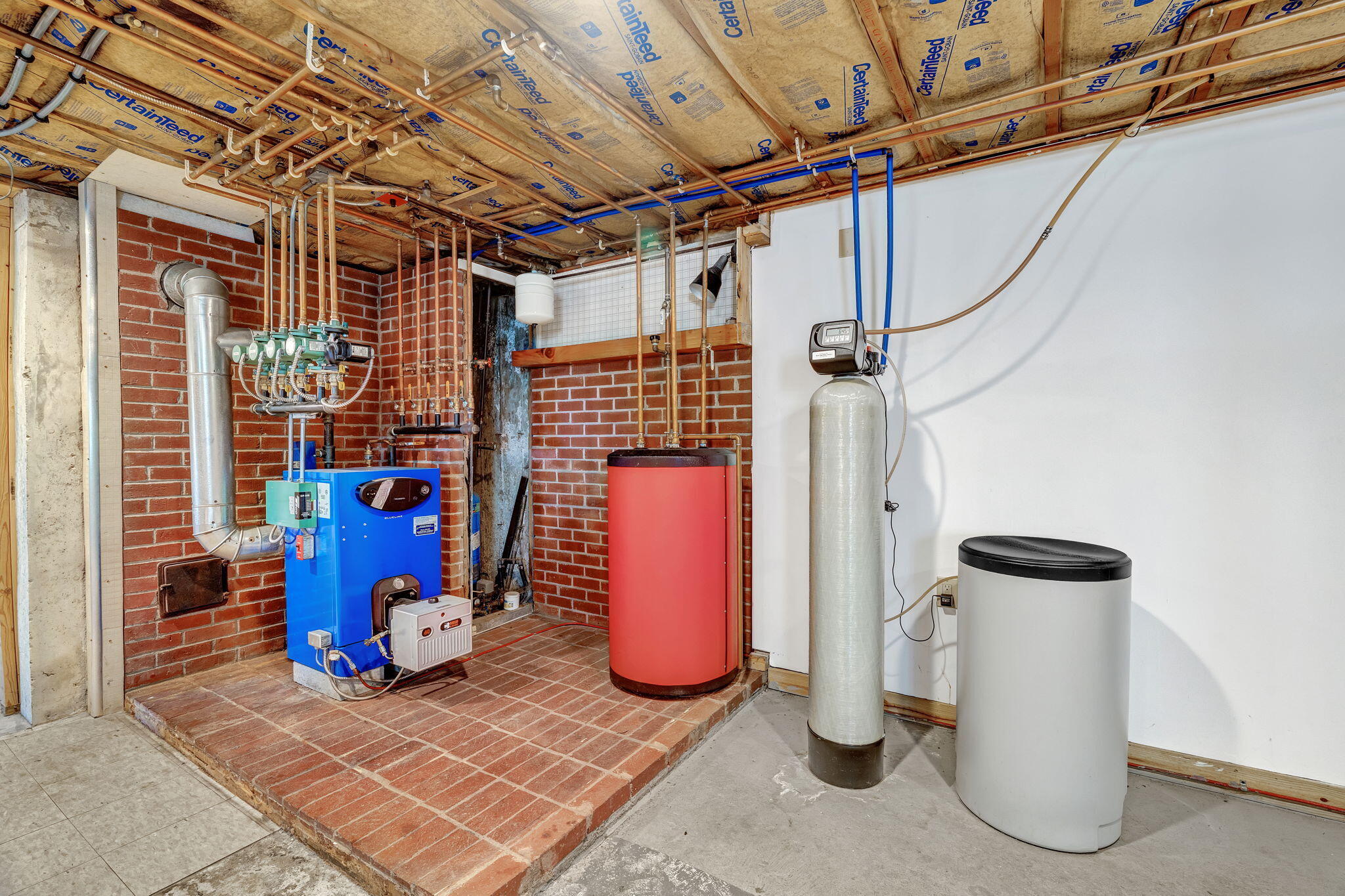 10 West Road Property Photo 46