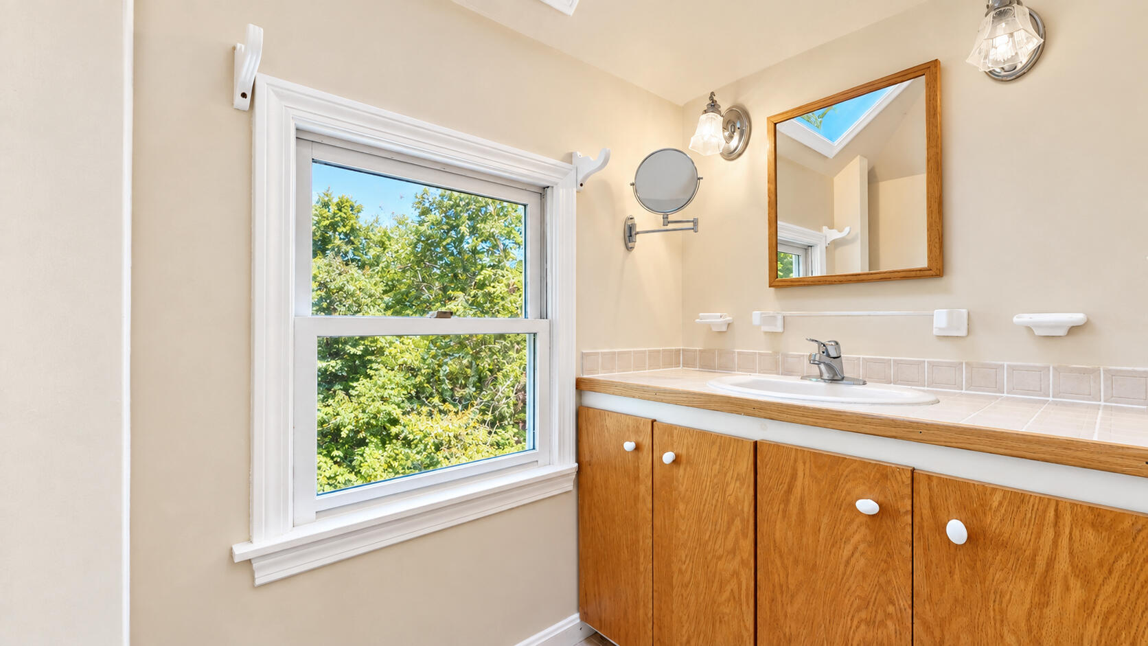 121 Read Street Property Photo 65