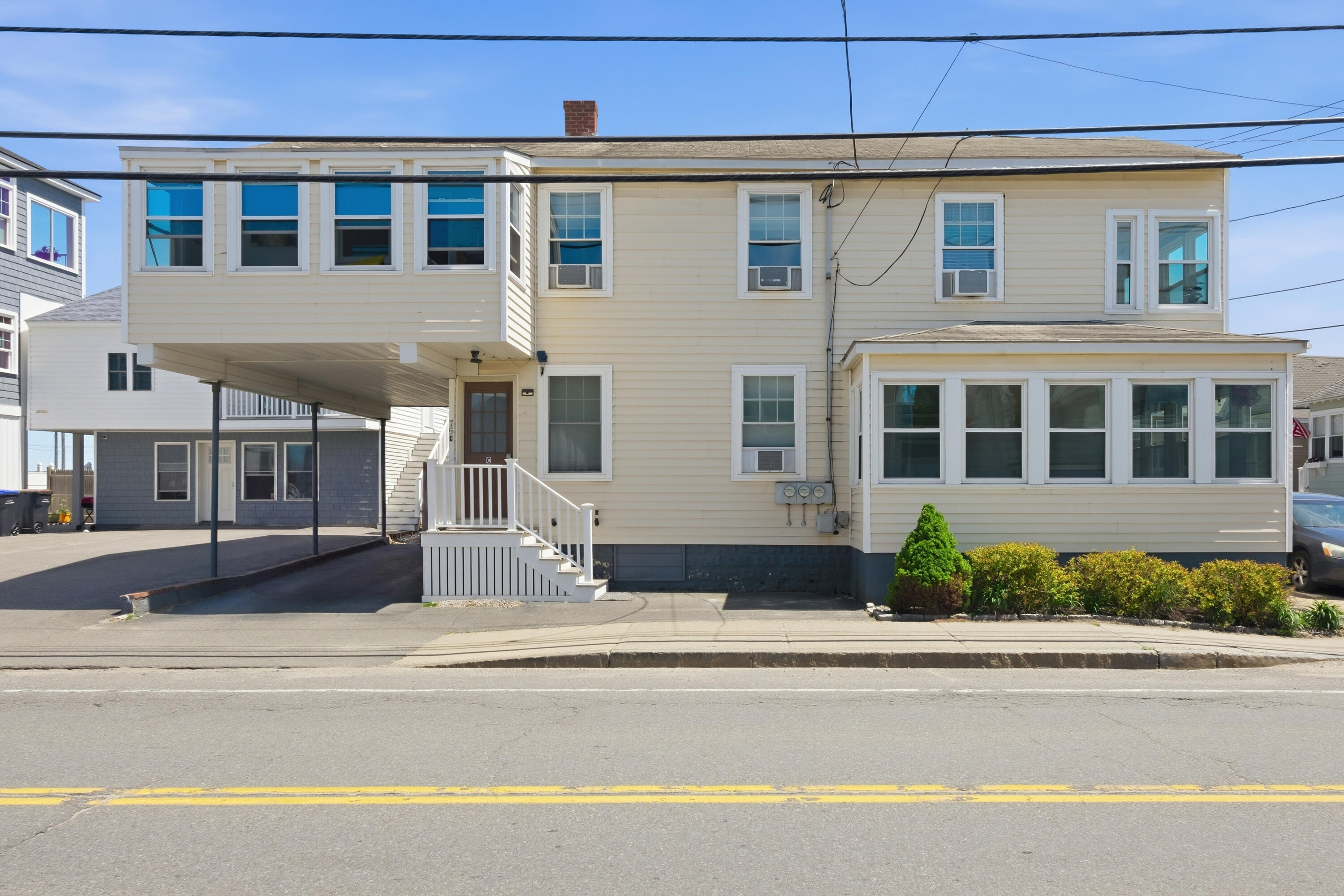 75 E Grand Avenue Property Photo 5