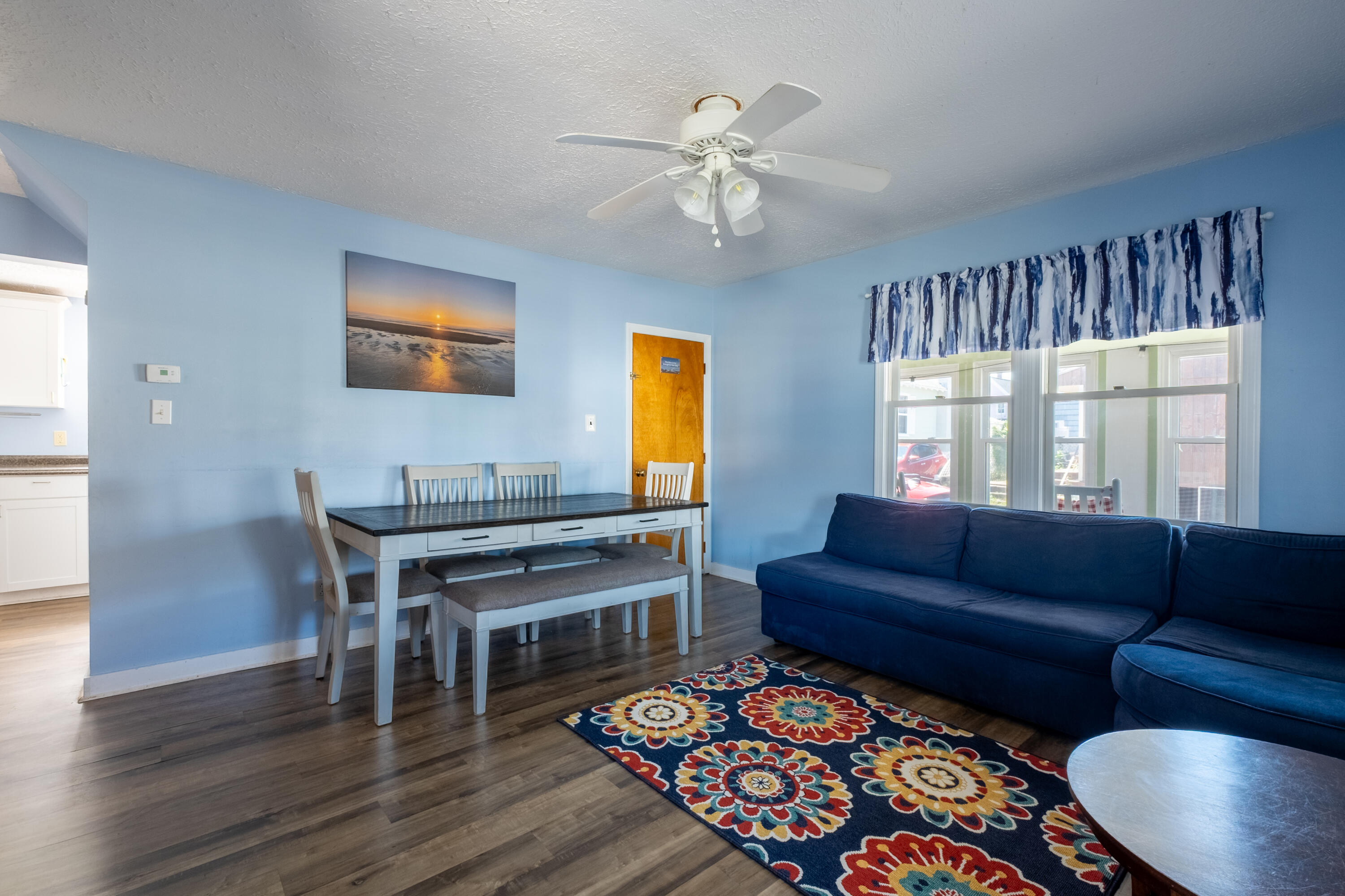 75 E Grand Avenue Property Photo 12
