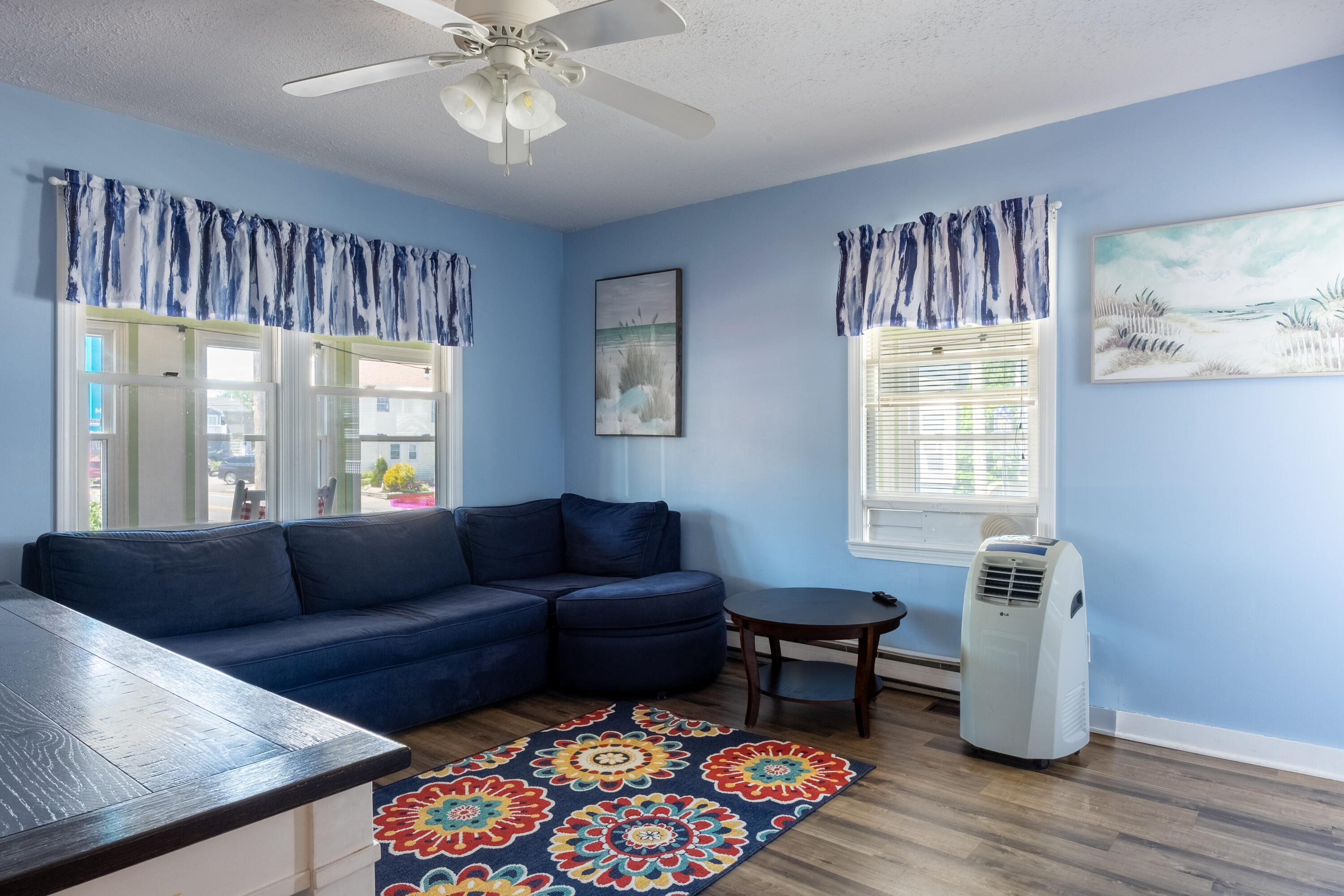 75 E Grand Avenue Property Photo 13