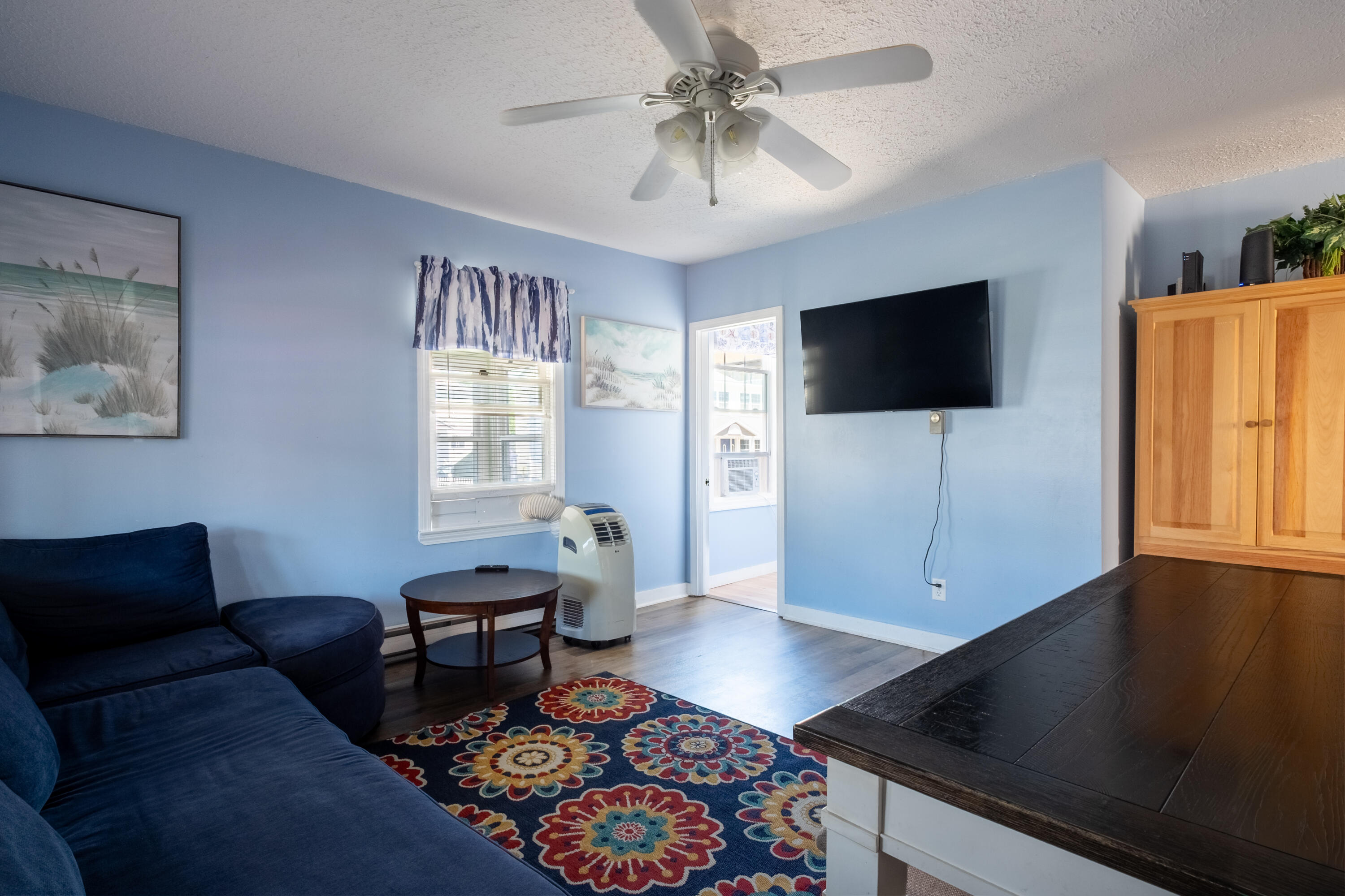 75 E Grand Avenue Property Photo 14