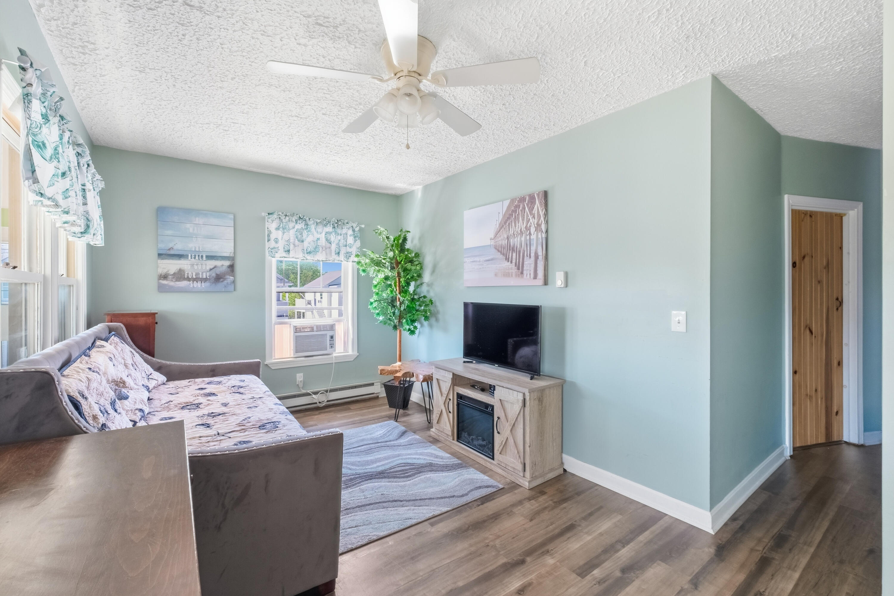 75 E Grand Avenue Property Photo 26