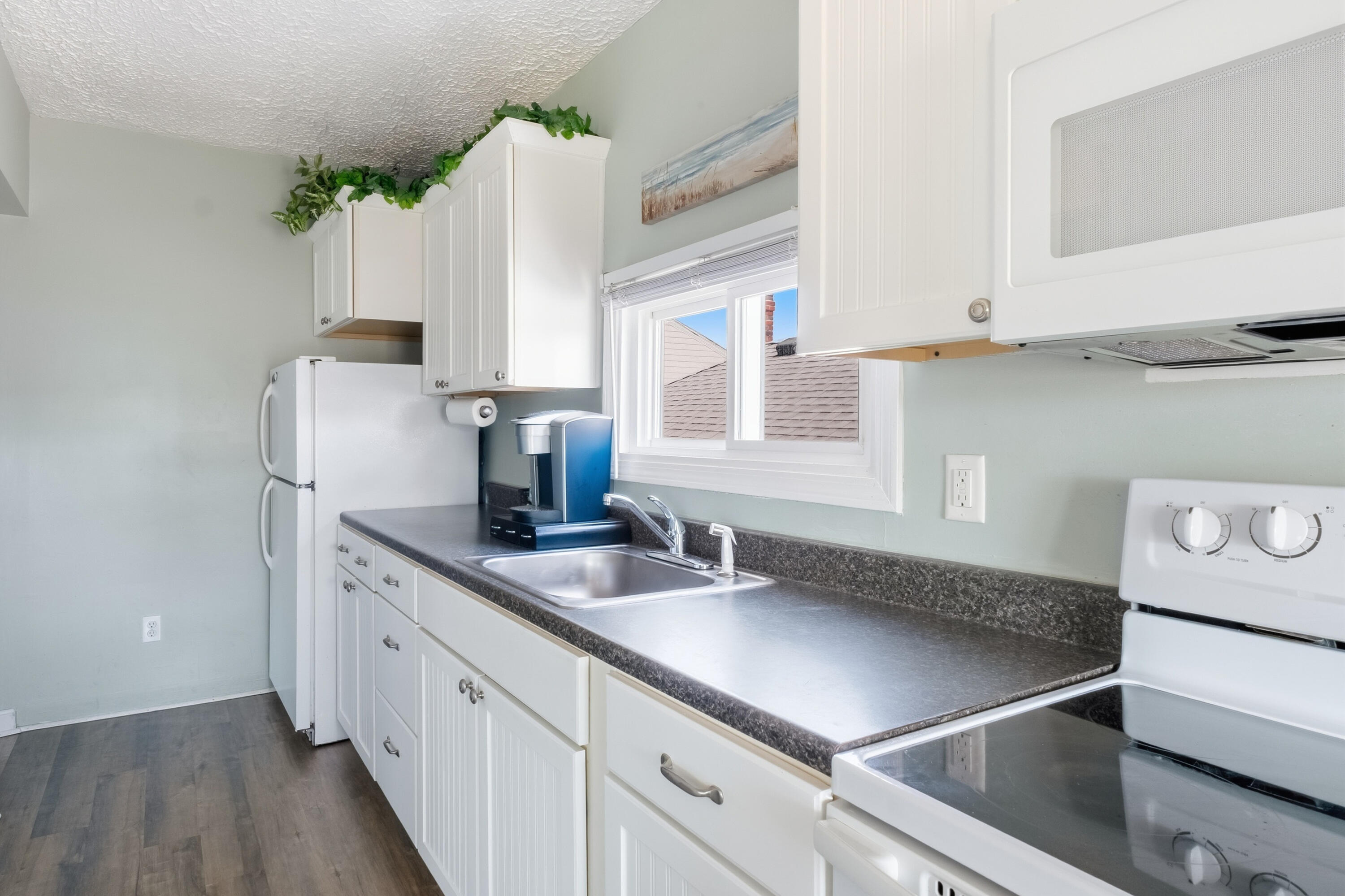 75 E Grand Avenue Property Photo 27