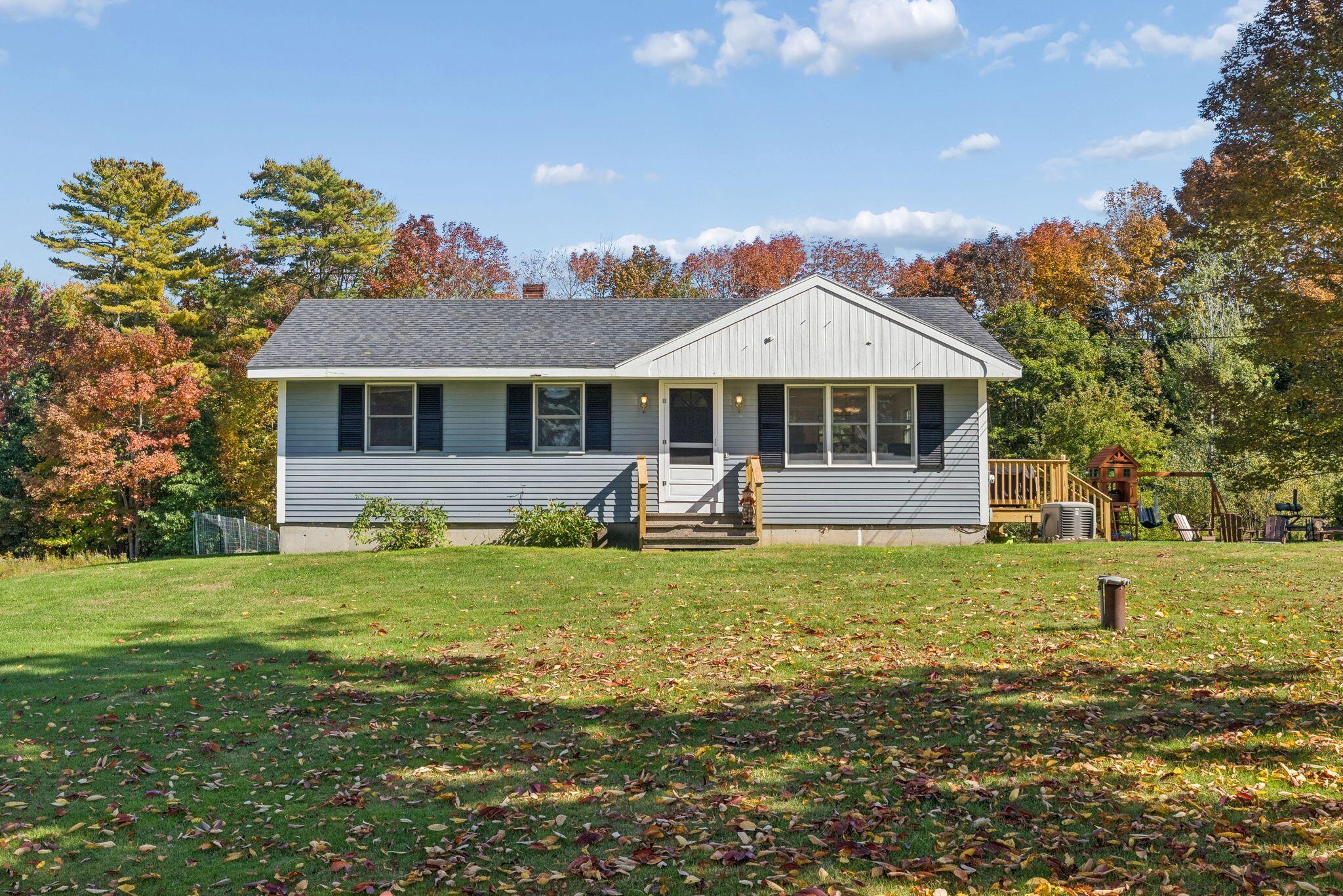 27 E Neck Road Property Photo 1