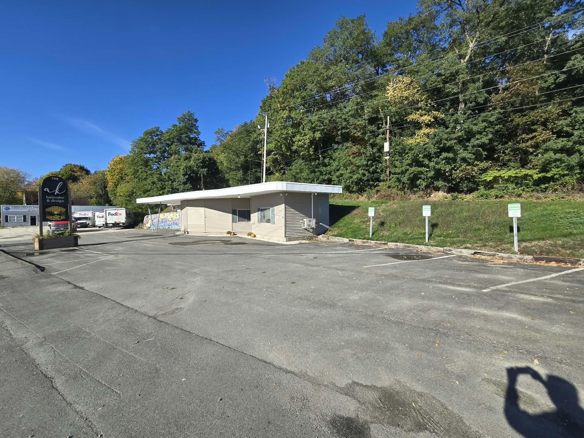 798 Main Road N Property Photo 4