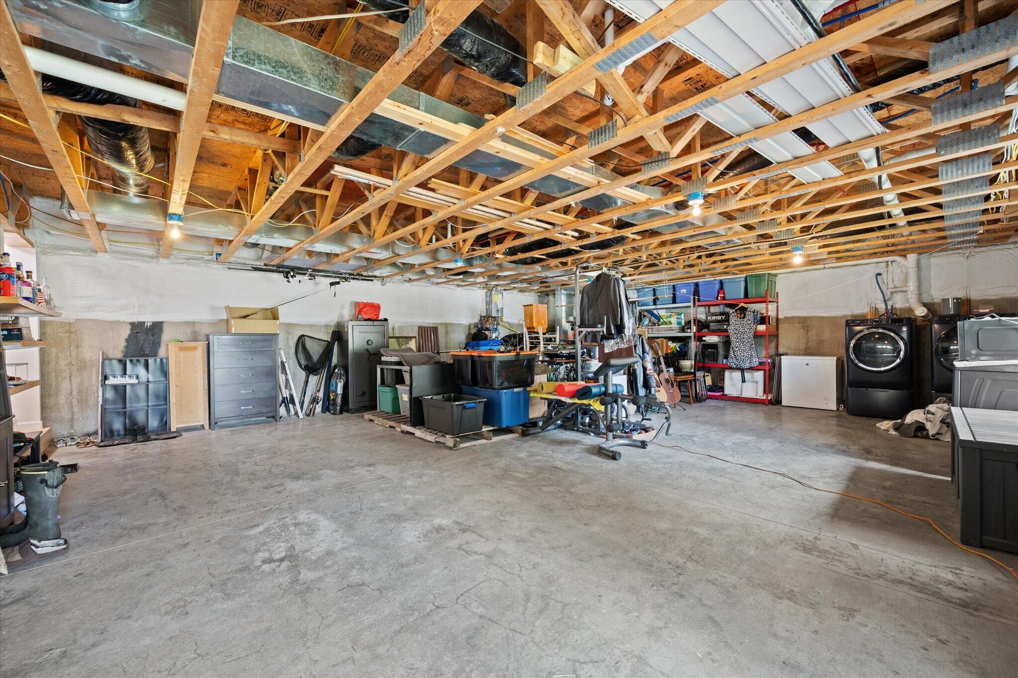 175 N Kennedy Boulevard Property Photo 41
