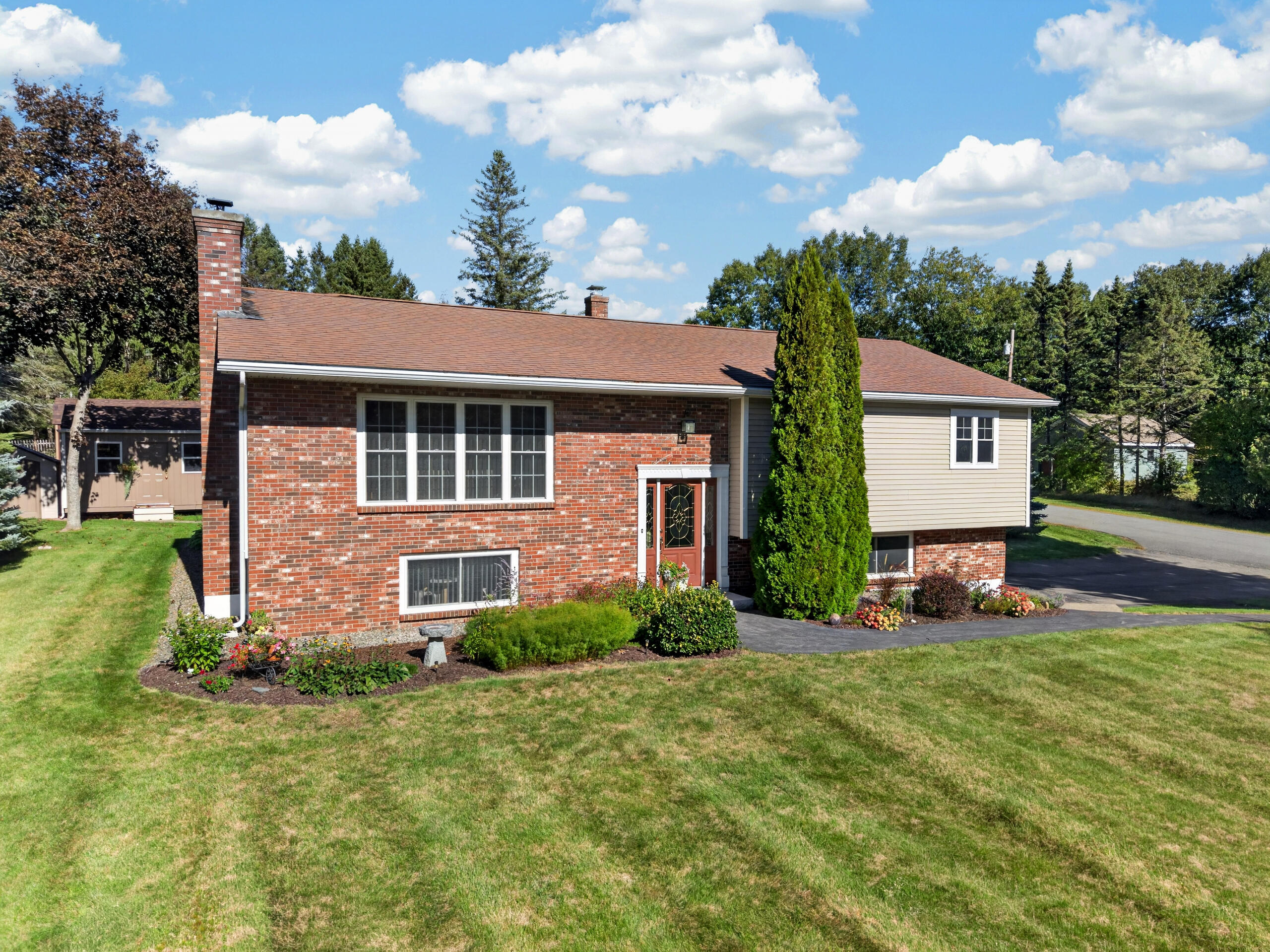 2 Hillside Drive Property Photo 1