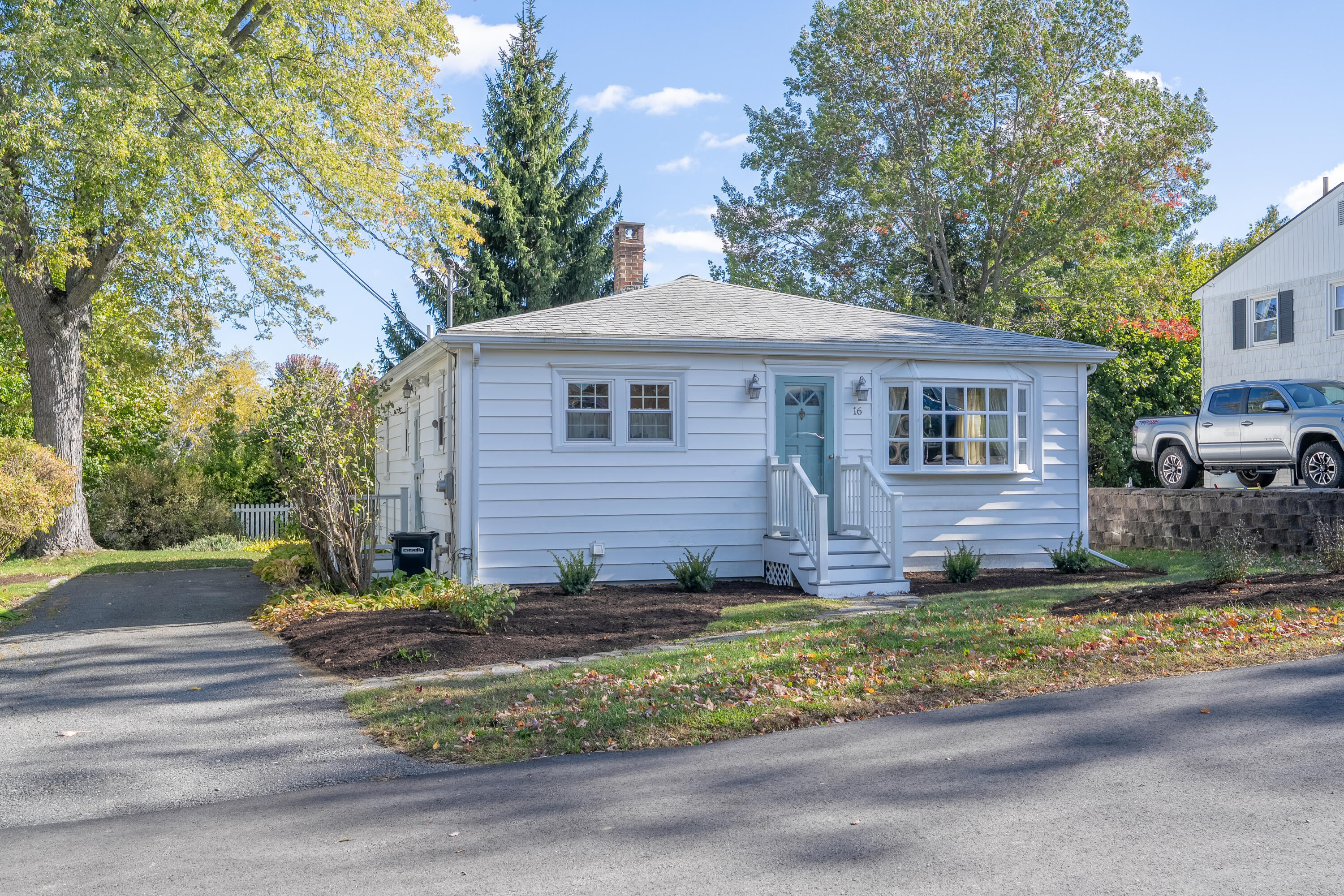 16 Hewey Street Property Photo 1