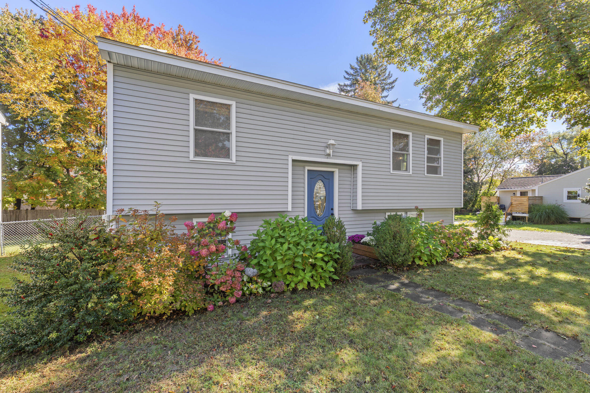 30 Lawn Avenue Property Photo 1
