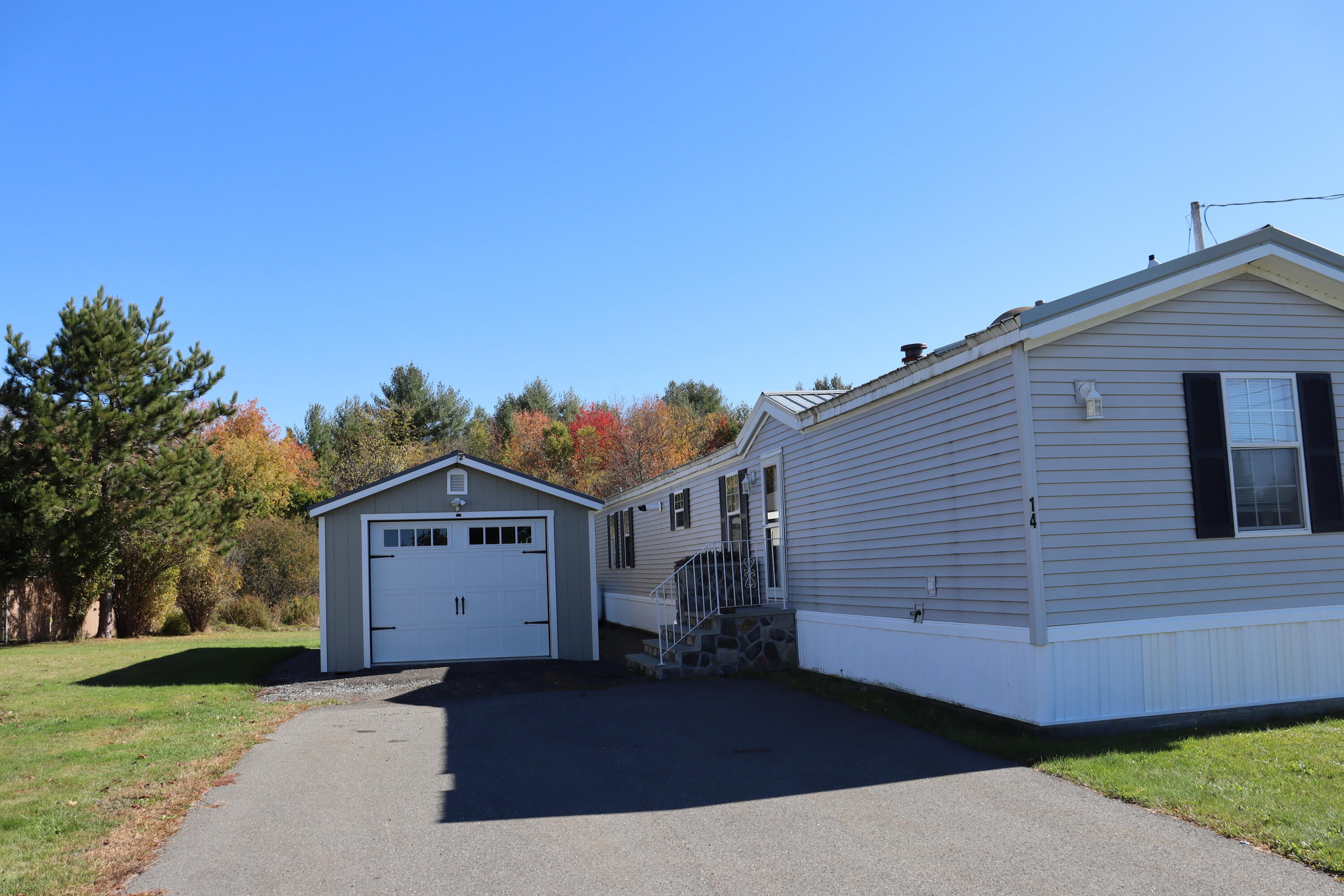 14 Willowbrook Lane Property Photo 1