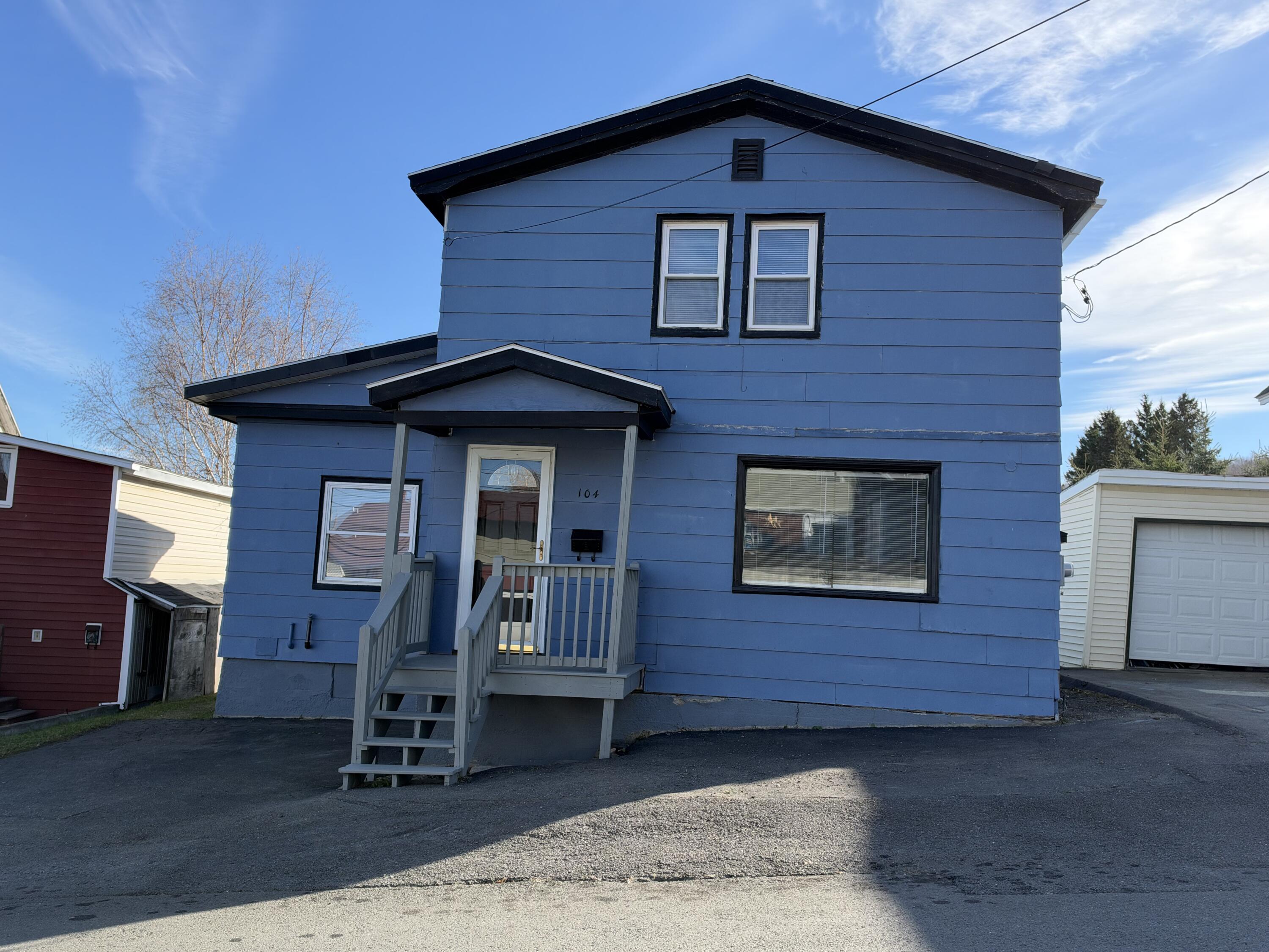 104 4th Avenue Property Photo 1