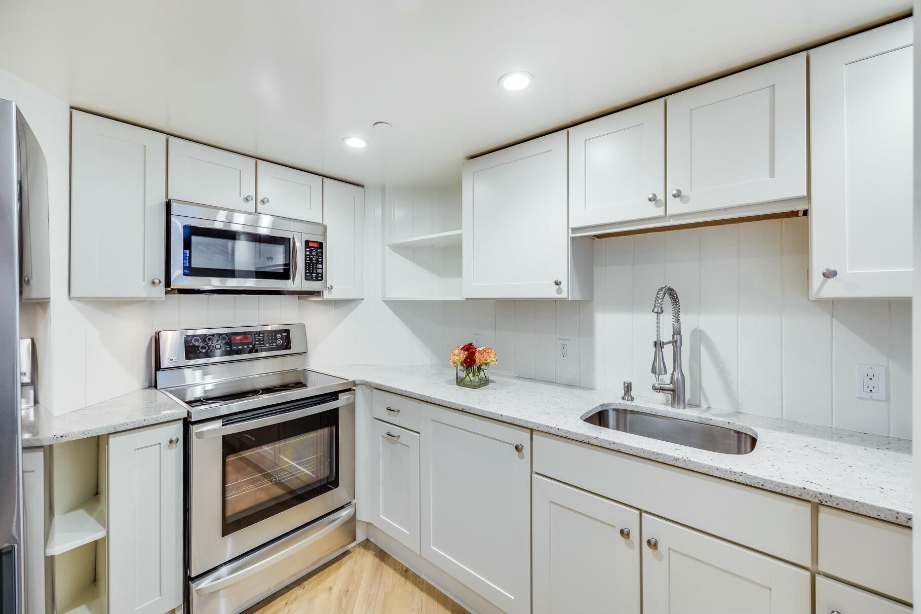 74 Commercial Street Property Photo 30