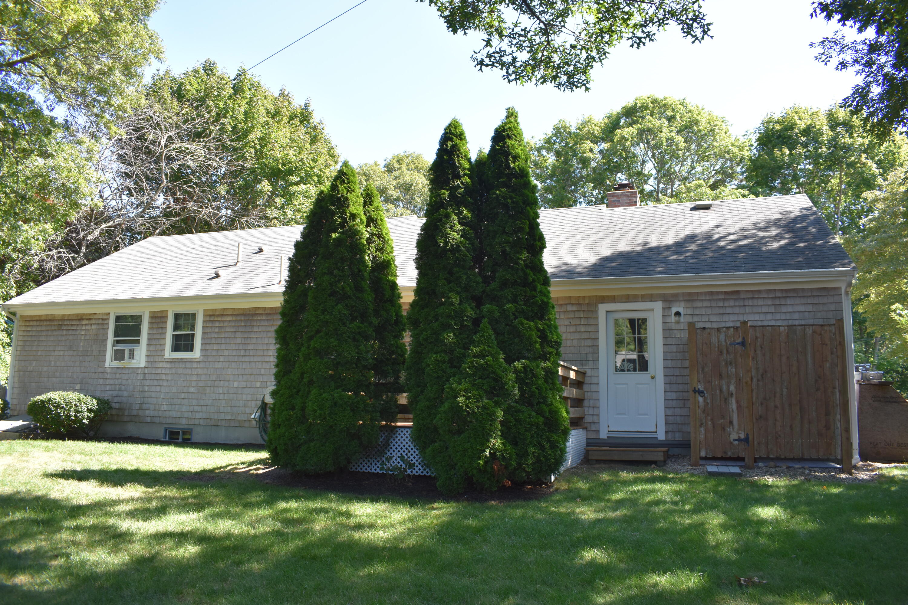 6 Hawthorn Street Property Photo 5