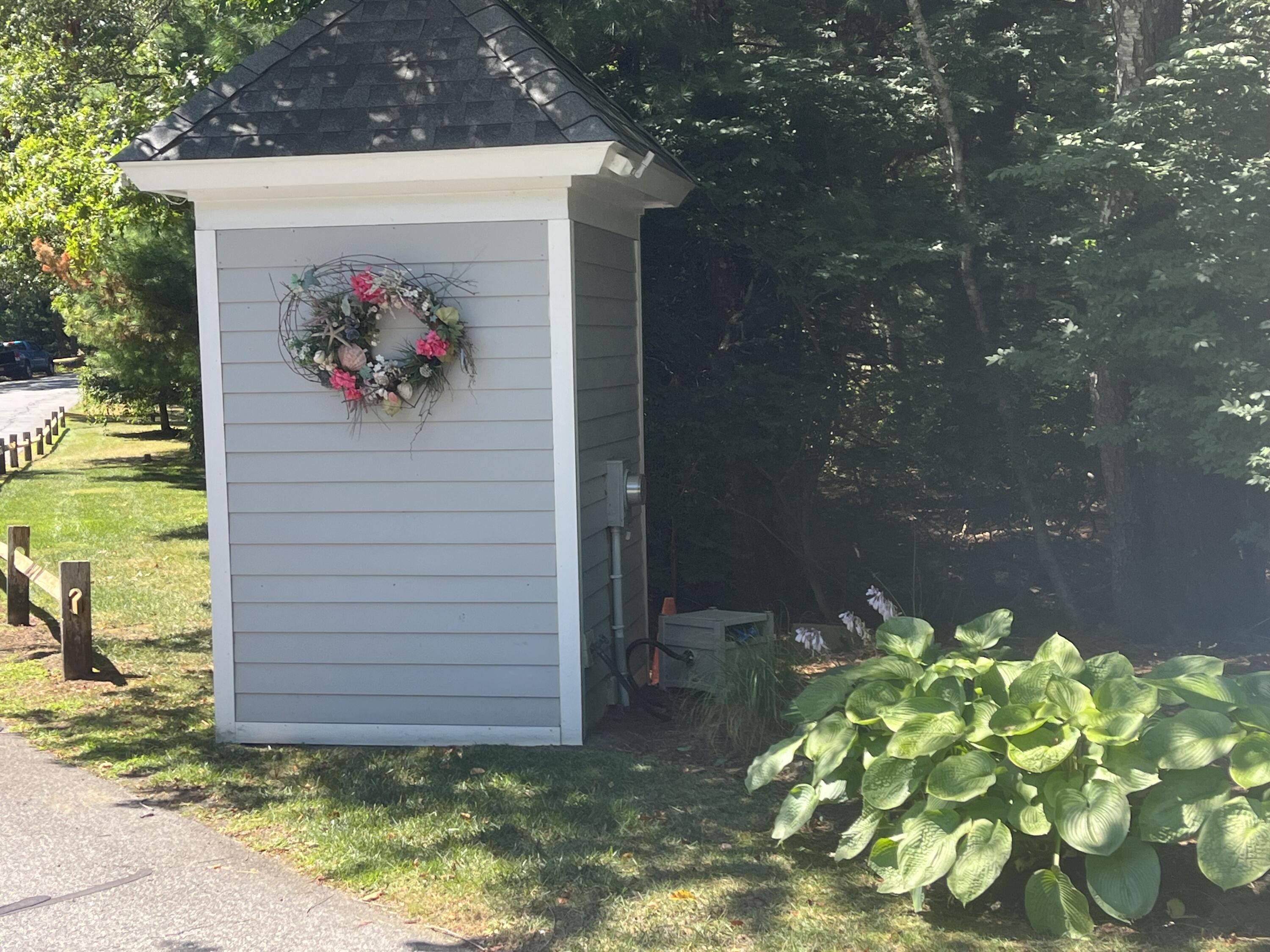 10 Shadbush Circle Property Photo 2