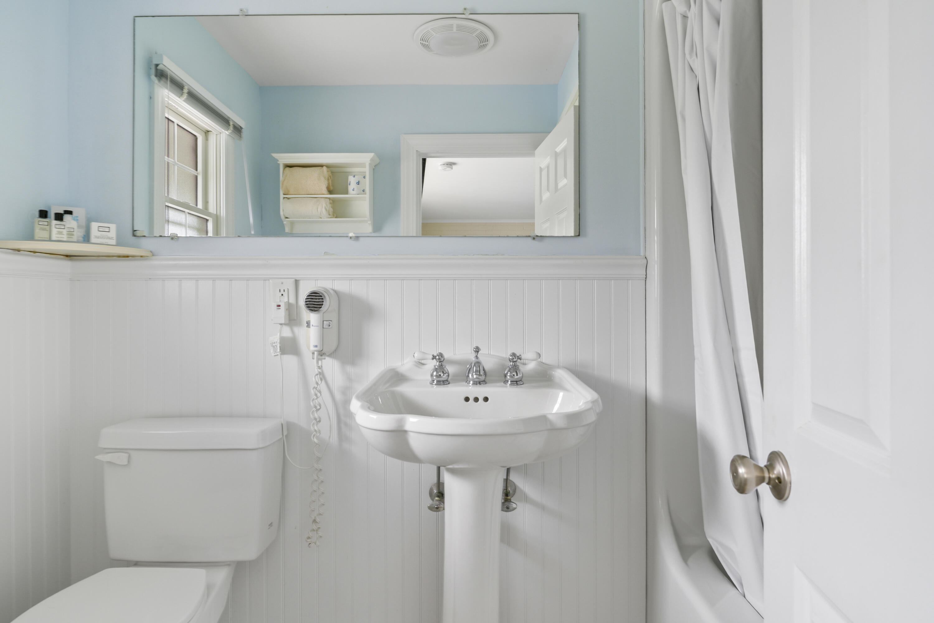 196 Shore Road Property Photo 23