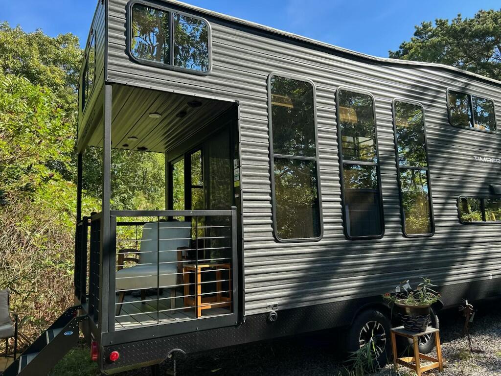 71 South Highland Road # 235 Property Photo 1