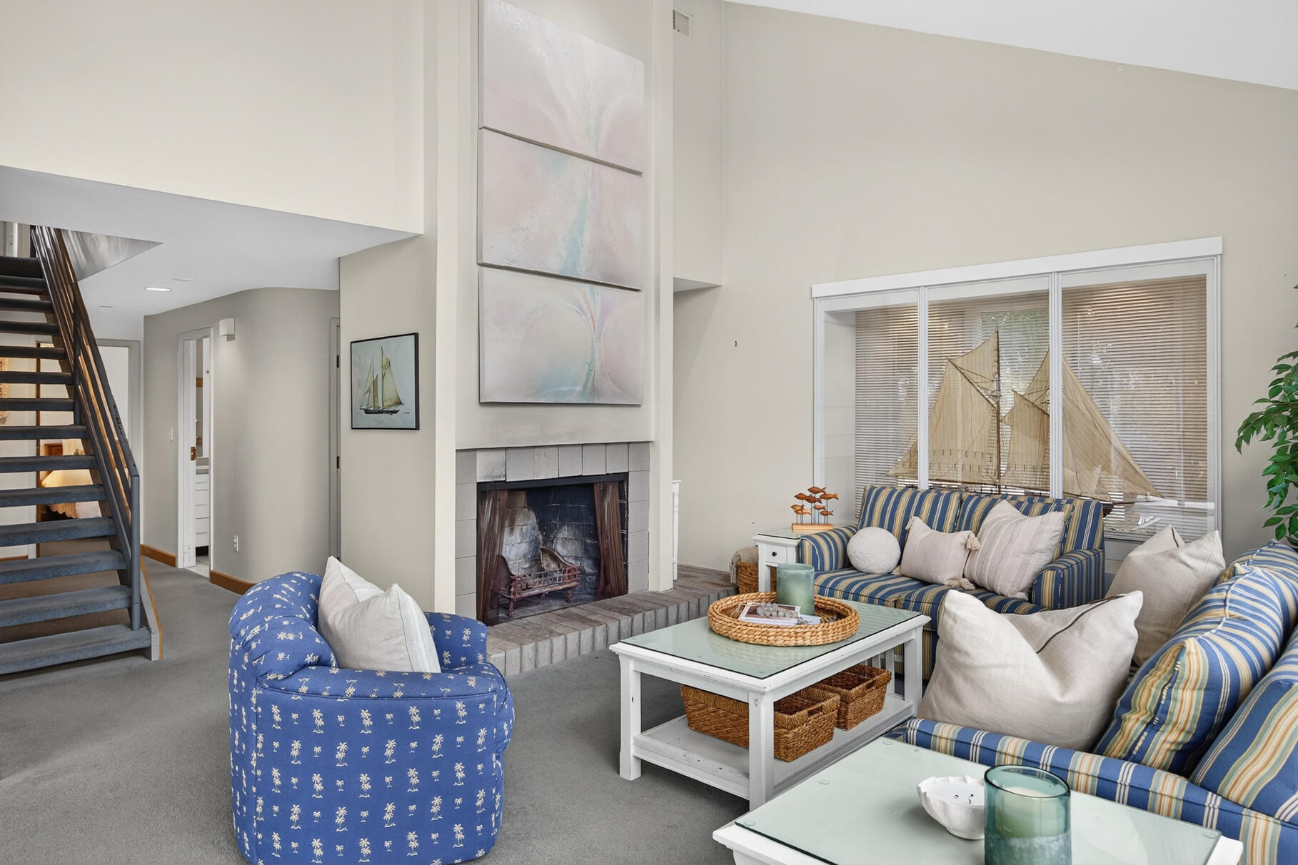 15 Hedge Lane Property Photo 13